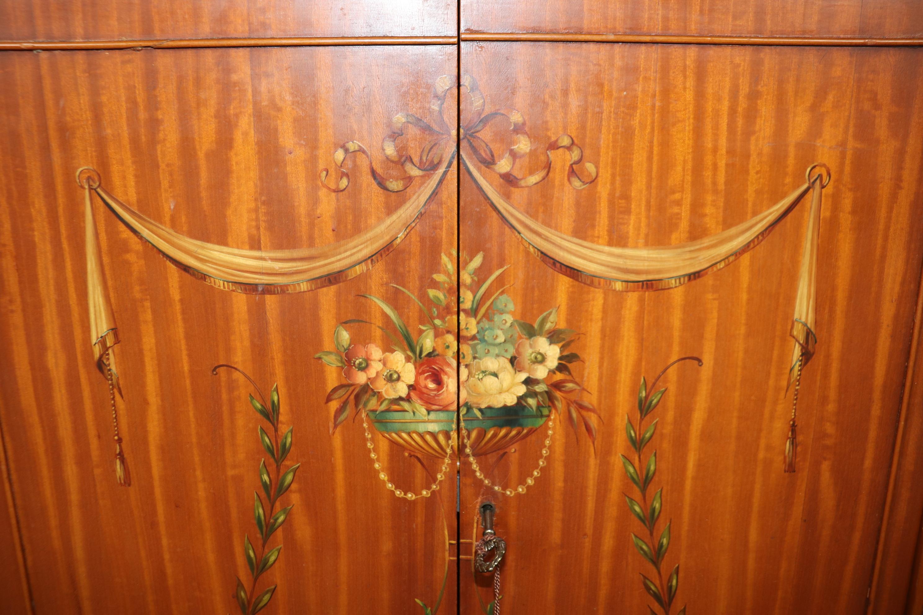 Adam Style Fine Quality English Carved and Paint Decorated Commode Sideboard Buffet For Sale