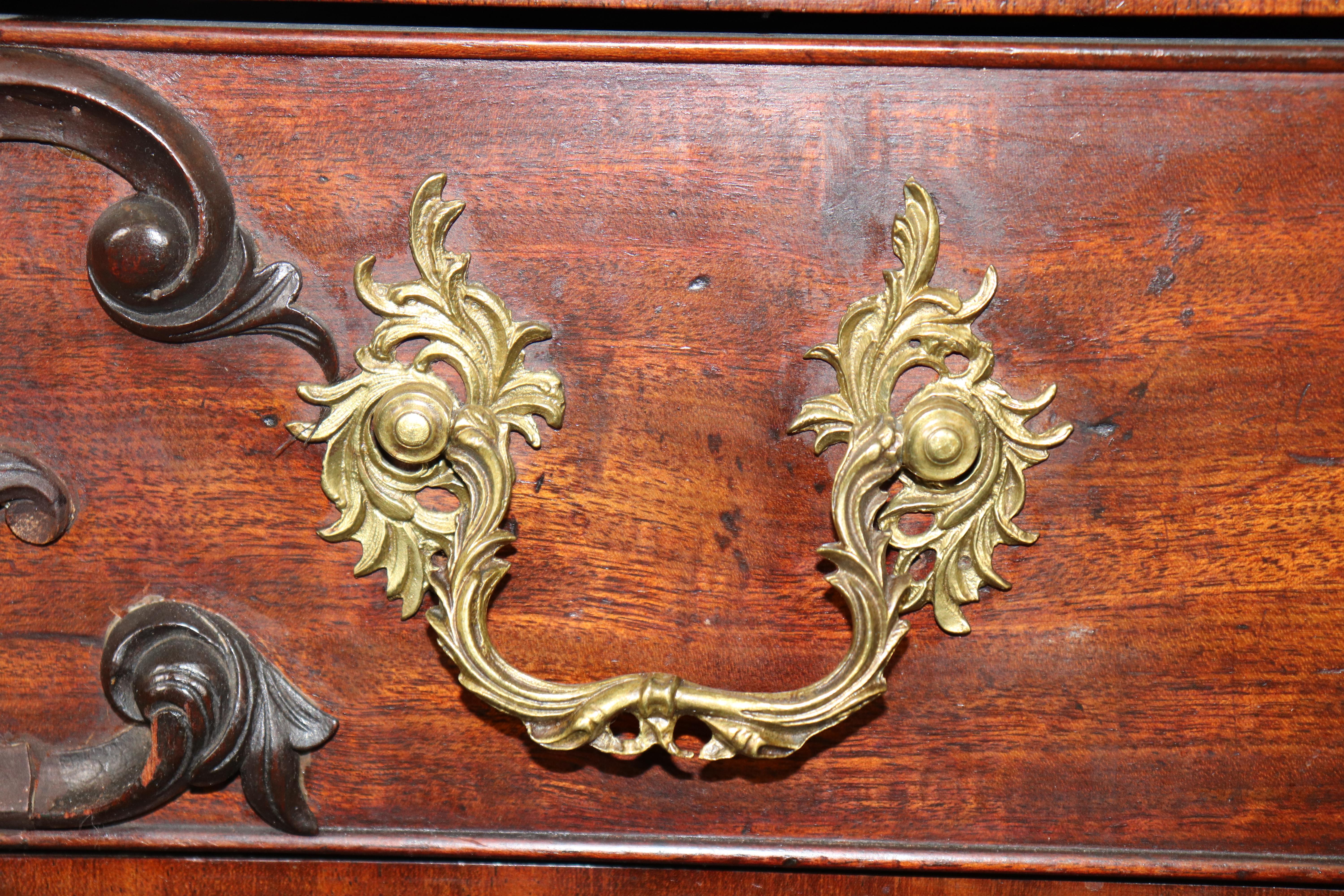 Fine Quality English Georgian Mahogany Carved Gothic Style China Cabinet Vitrine For Sale 3