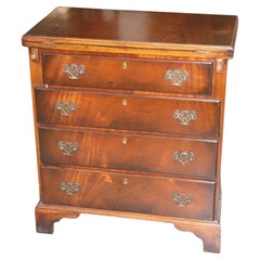 Vintage Fine Quality English Mahogany Georgian Style Bachelors Chest Nightstand