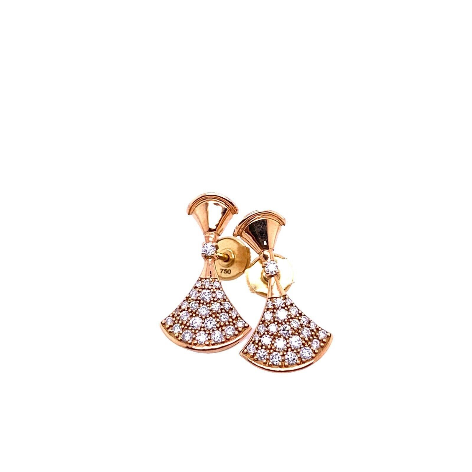 Fine Quality Fan Shape Diamond Earrings In 18ct Rose Gold With Alpha Fittings

Our Fine Quality Fan Shape Diamond Earrings Set in 18ct Rose Gold with Alpha Fittings is a stunning pair of diamond earrings. These gorgeous earrings feature 1.0ct of