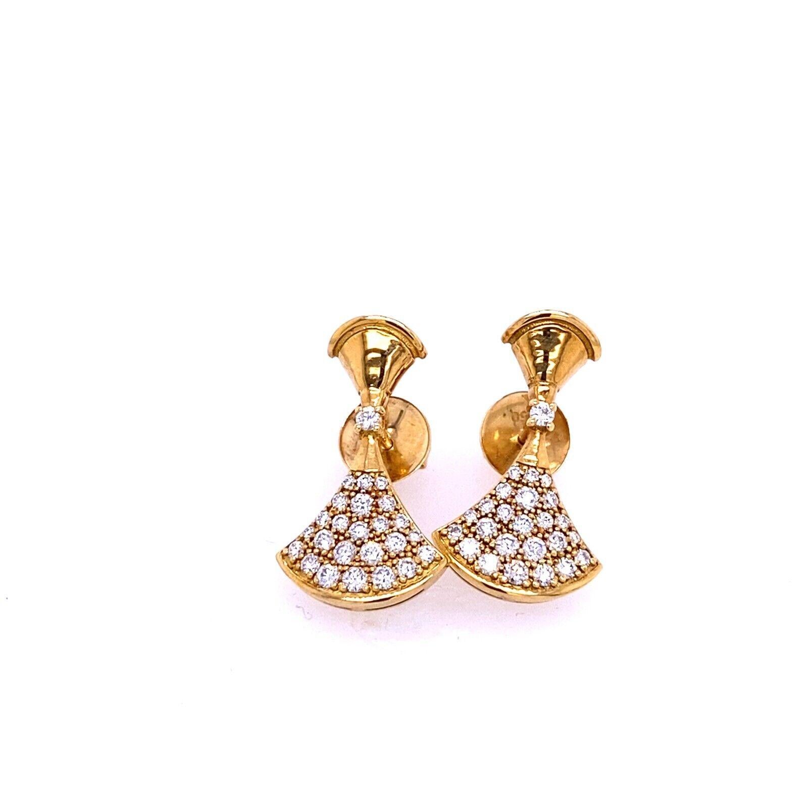 18ct Yellow Gold Fine Quality Fan Shape Diamond Earrings

A pair of magnificent fine quality fan shape diamond earrings set in 18ct yellow gold with alpha fittings. The diamonds have a total carat weight of 1.0ct round brilliant cut.

Additional