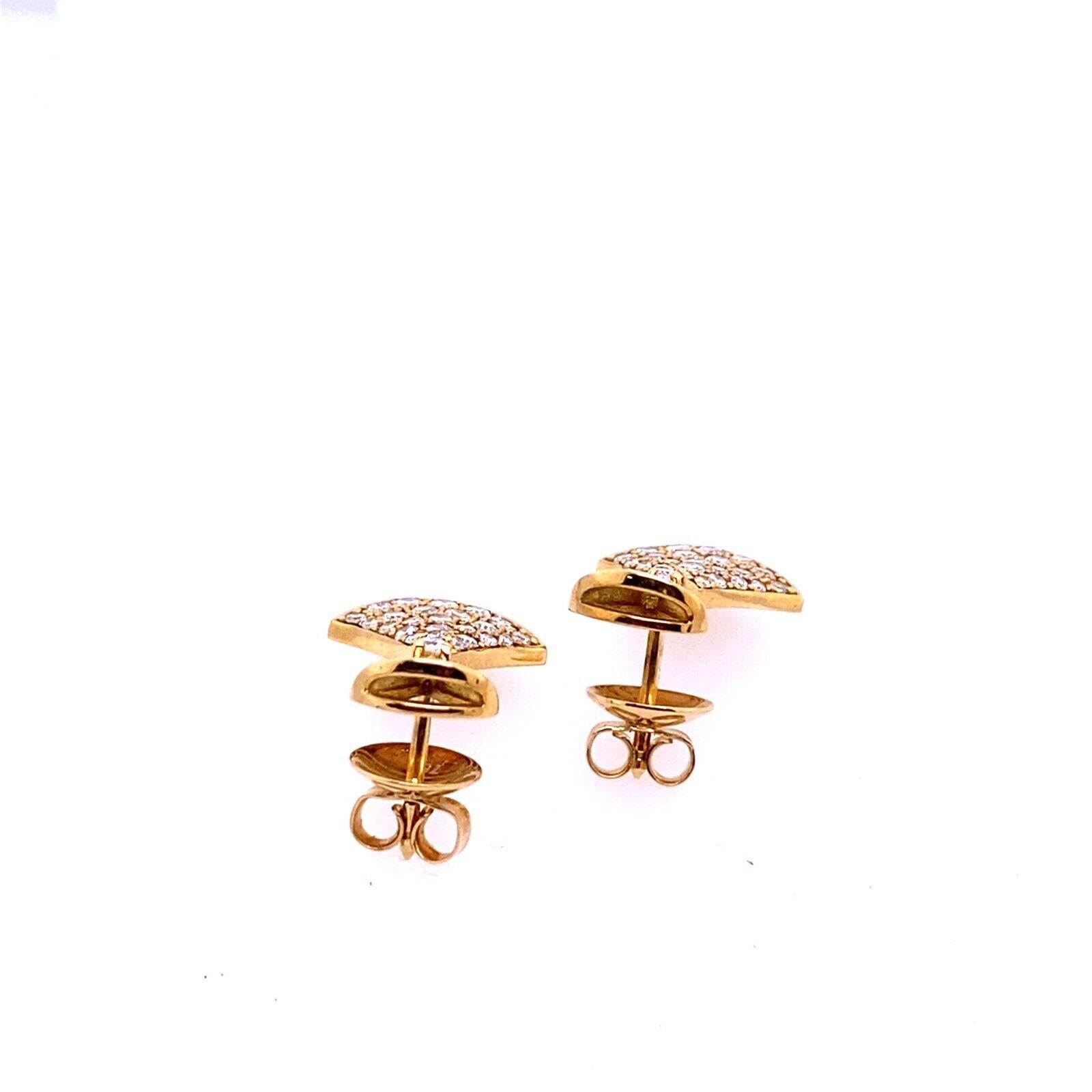 Round Cut Fine Quality Fan Shape Diamond Earrings in 18ct Yellow Gold For Sale