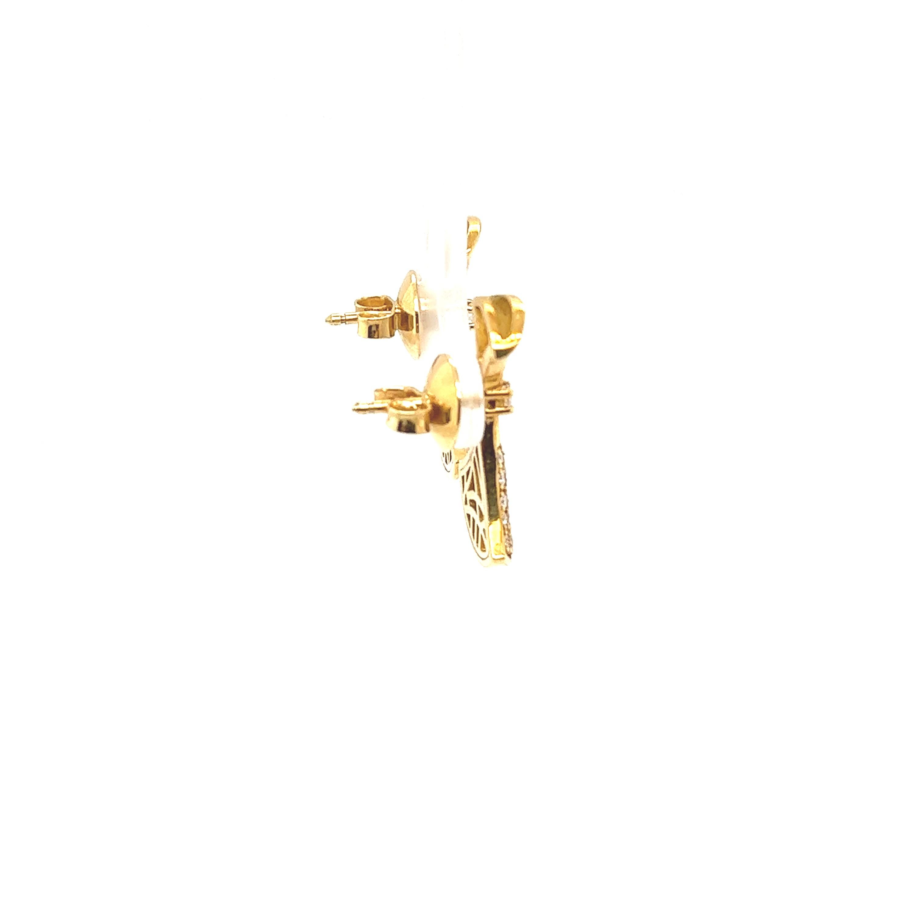 Fine Quality Fan Shape Diamond Earrings in 18ct Yellow Gold For Sale 1