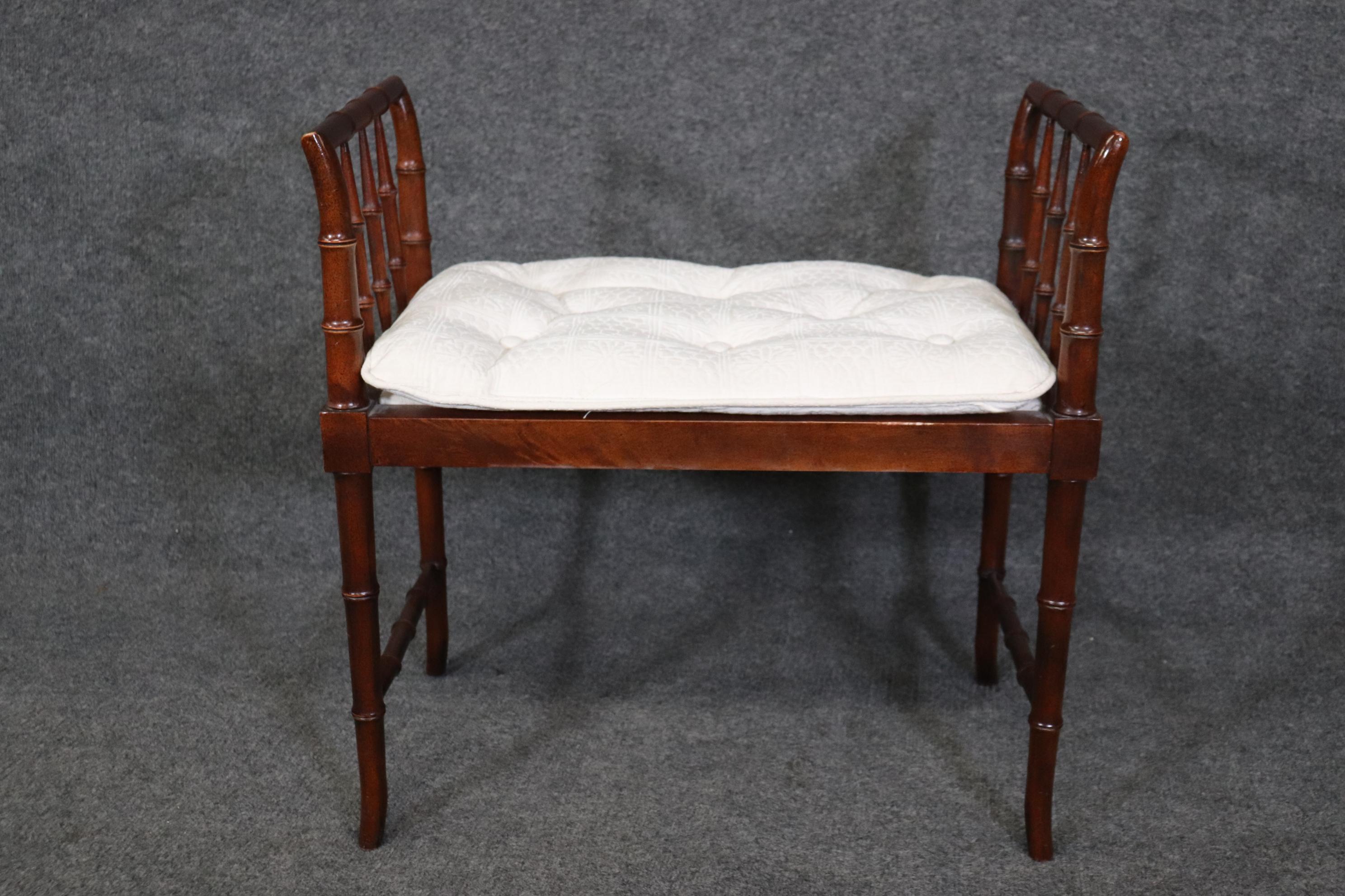 Fine Quality Faux Bamboo French Style Baker Furniture Company Window Bench Stool In Good Condition In Swedesboro, NJ