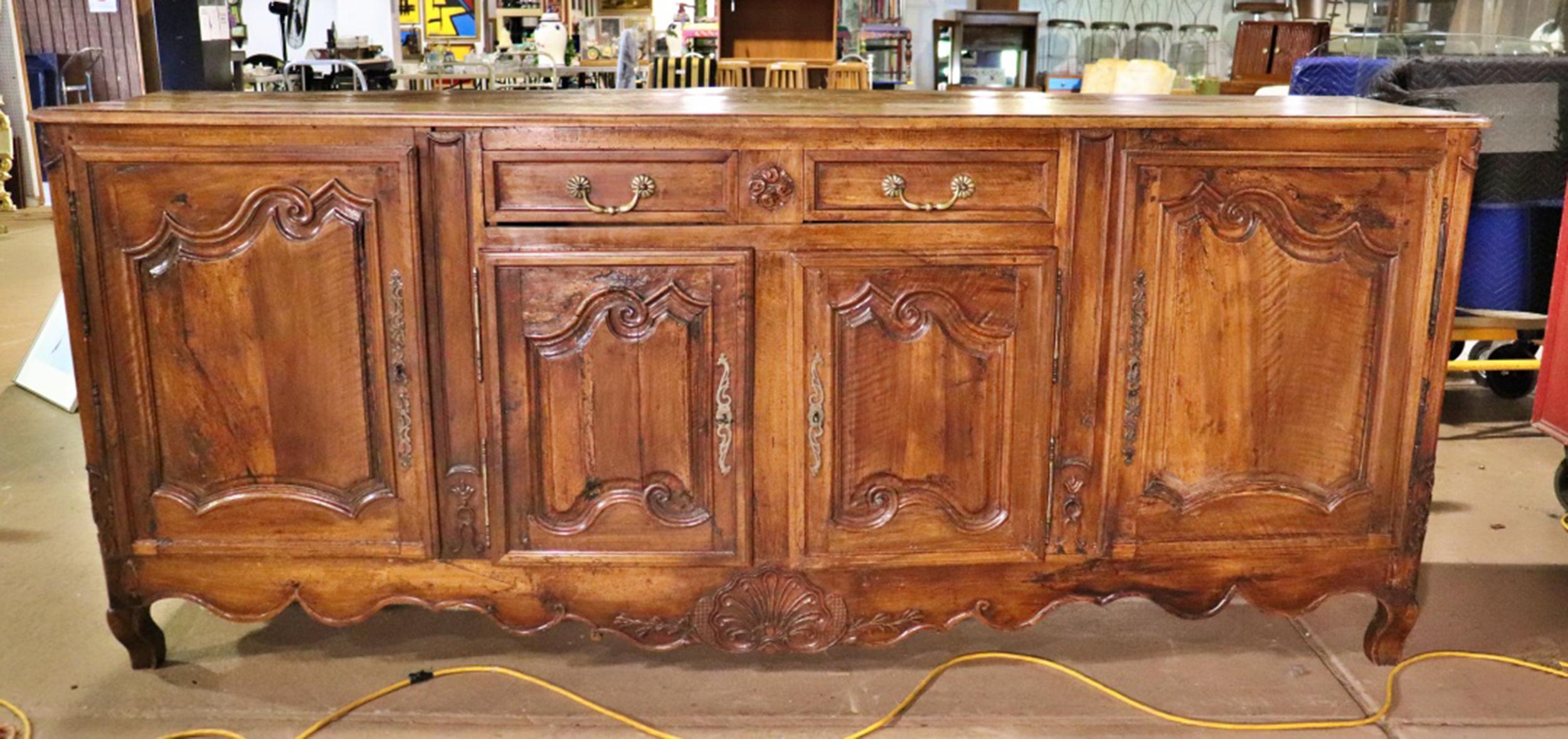 Fine Quality Figured Walnut French Provincial Sideboard Buffet Circa 1920 For Sale 6