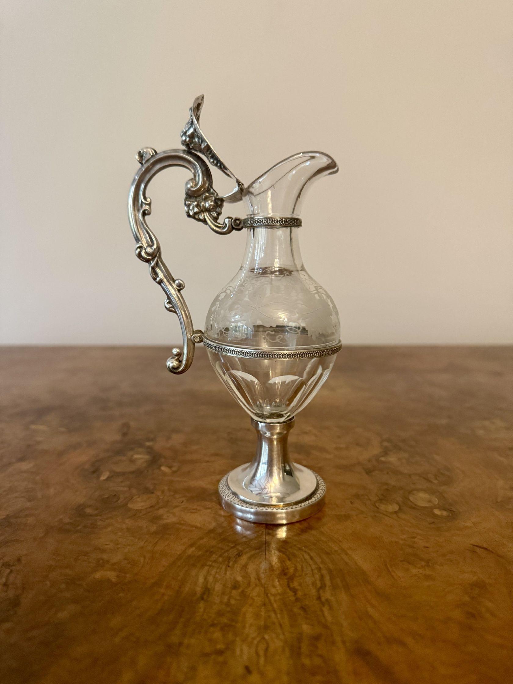 Français Aiguière en verre et en argent du 19e siècle, ancienne et française, de belle qualité en vente