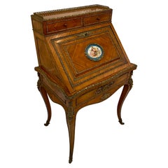 Scrivania di qualità Antique French vittoriana in legno di re e ormolu