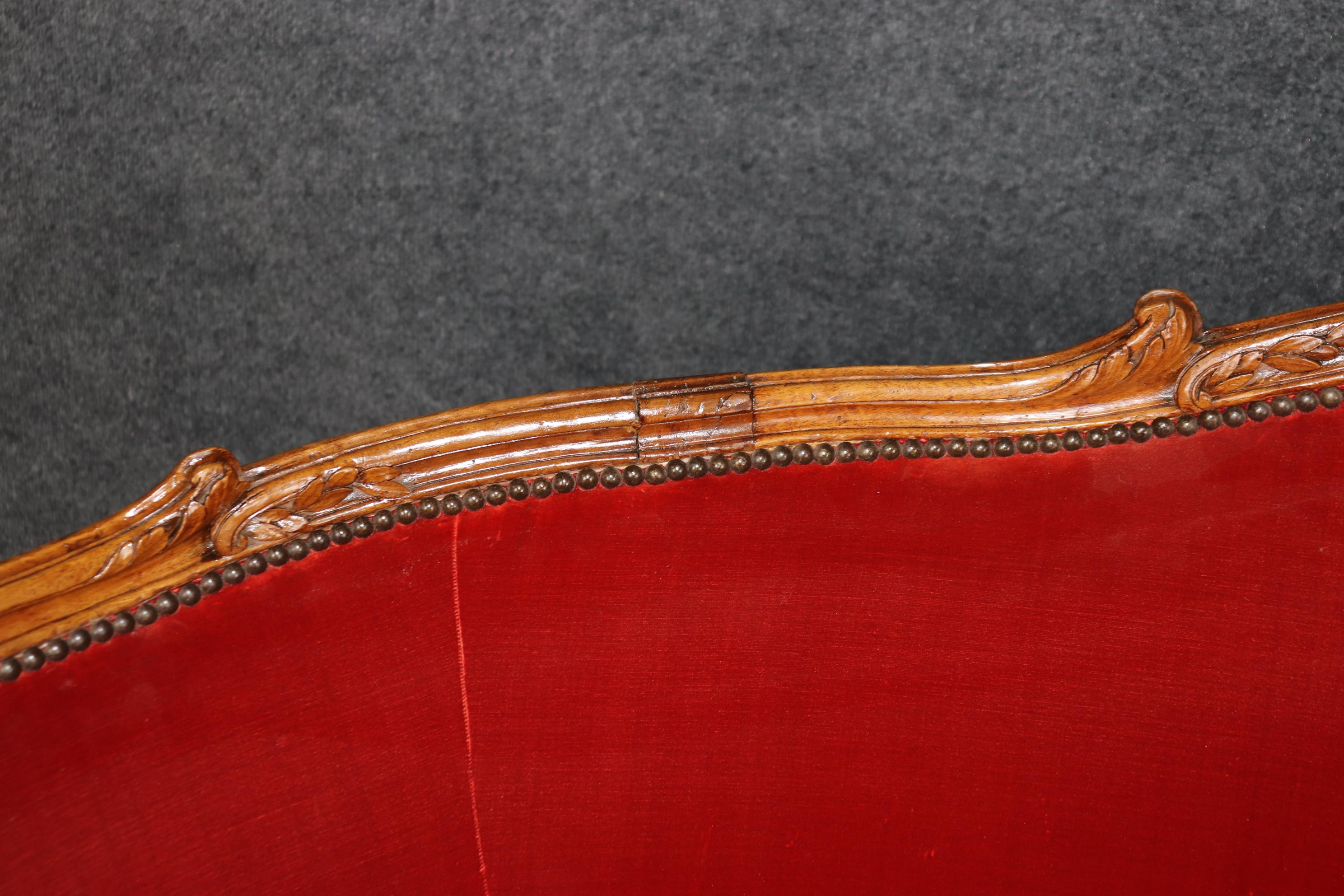 Fine Quality French Carved Walnut Louis XV Style 1840s era with Flowers 6