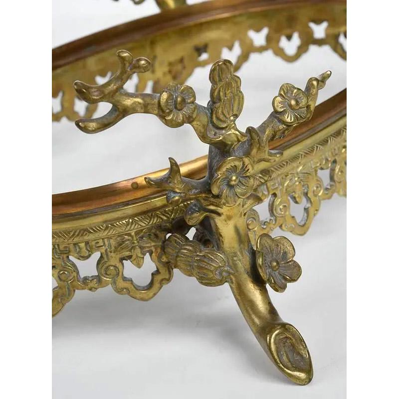 Fine Quality French Crystal and Gilt Bronze Centerpiece In Good Condition For Sale In New York, NY