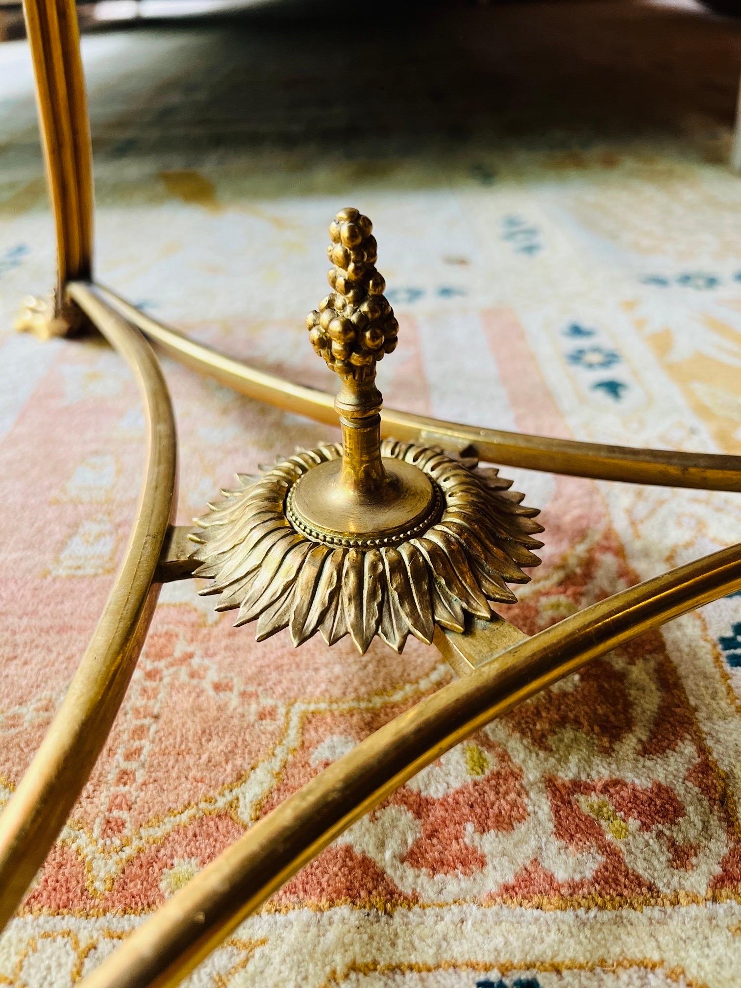 Table de centre en bronze doré et marbre noir de style directoire français de qualité supérieure Gueridon en vente 4