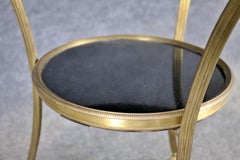 Tavolino da salotto Gueridon in bronzo massiccio e marmo del Direttorio francese di alta qualità