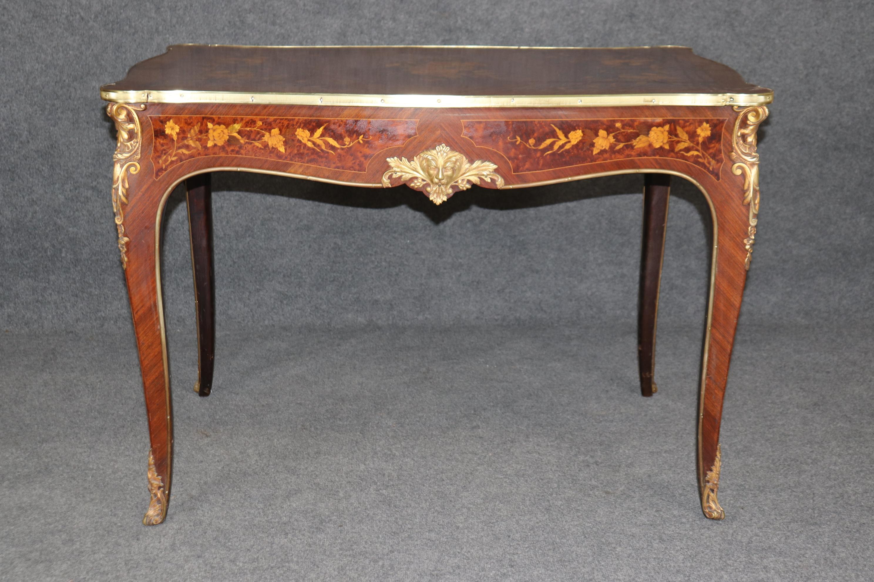 Fine Quality French Inlaid Walnut Rosewood Louis XV Bronze Mounted Center Table  For Sale 6