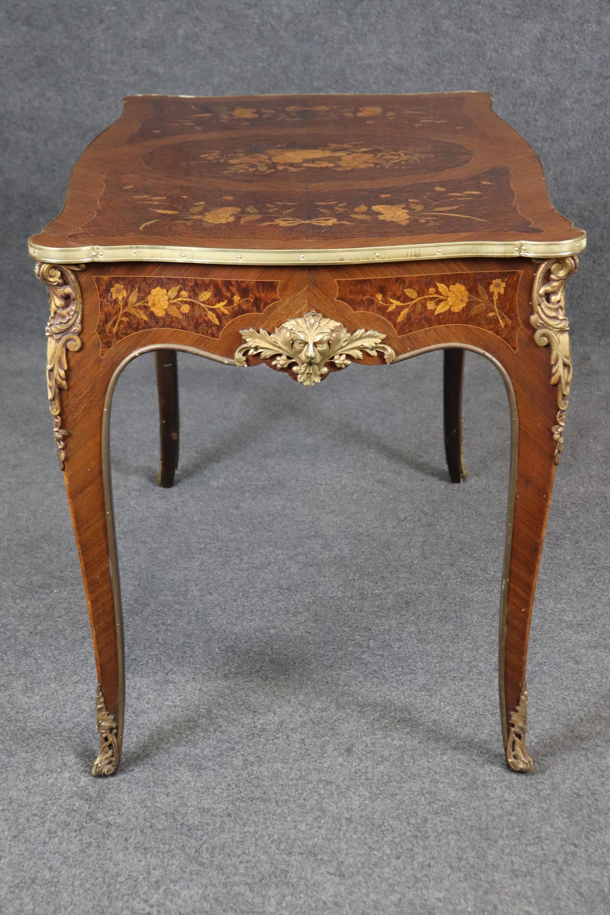 Fine Quality French Inlaid Walnut Rosewood Louis XV Bronze Mounted Center Table  For Sale 7