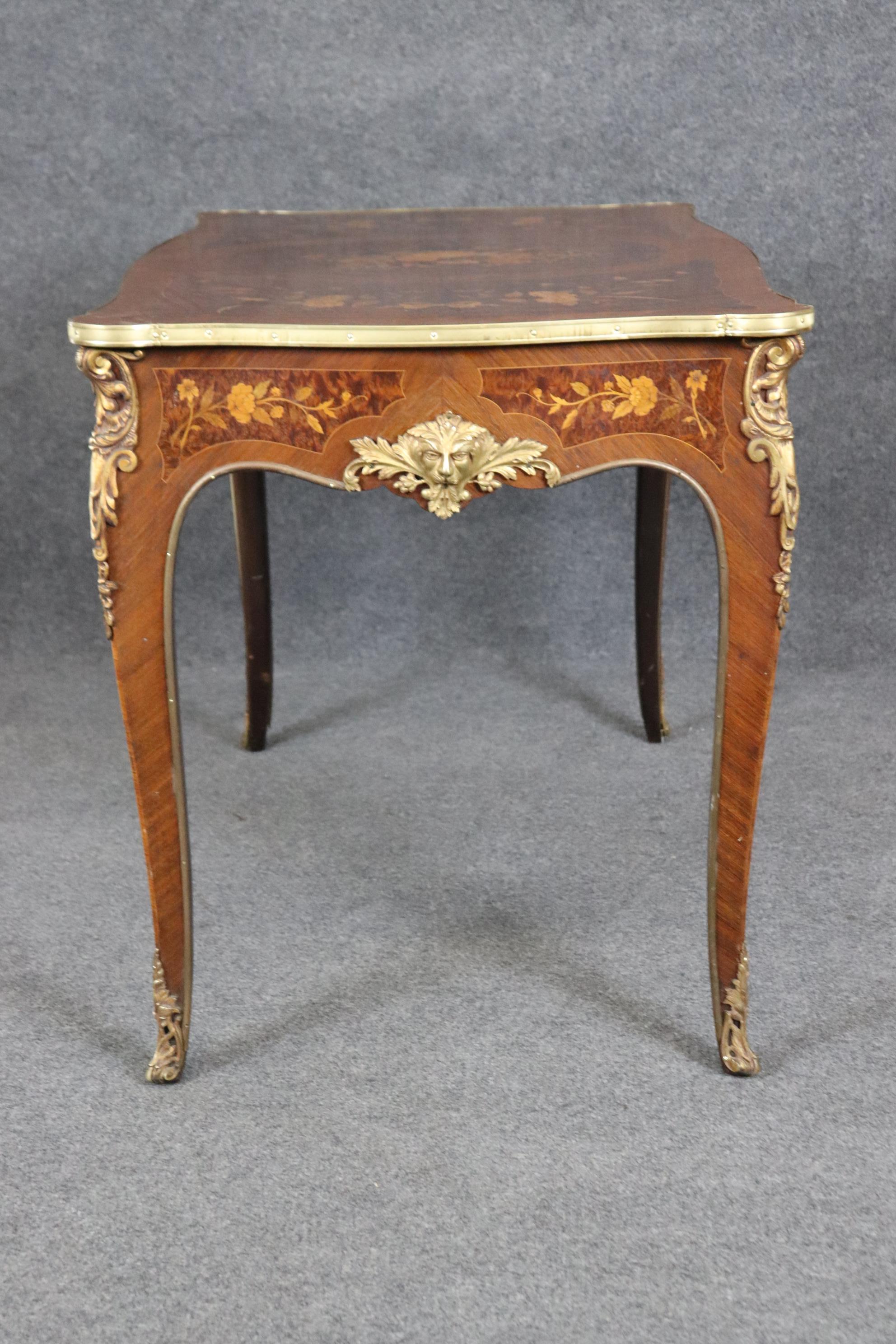 Fine Quality French Inlaid Walnut Rosewood Louis XV Bronze Mounted Center Table  For Sale 5