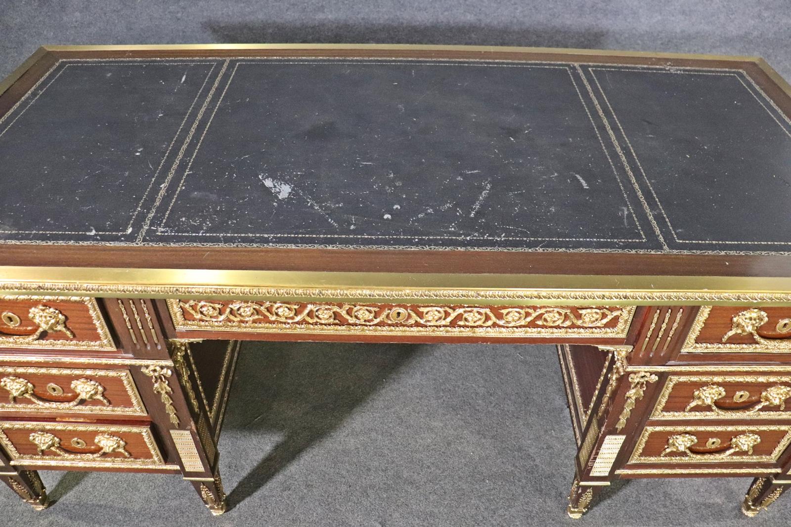 Fine Quality French Louis XVI Bronze Mounted Leather Top Executive Desk In Good Condition For Sale In Swedesboro, NJ