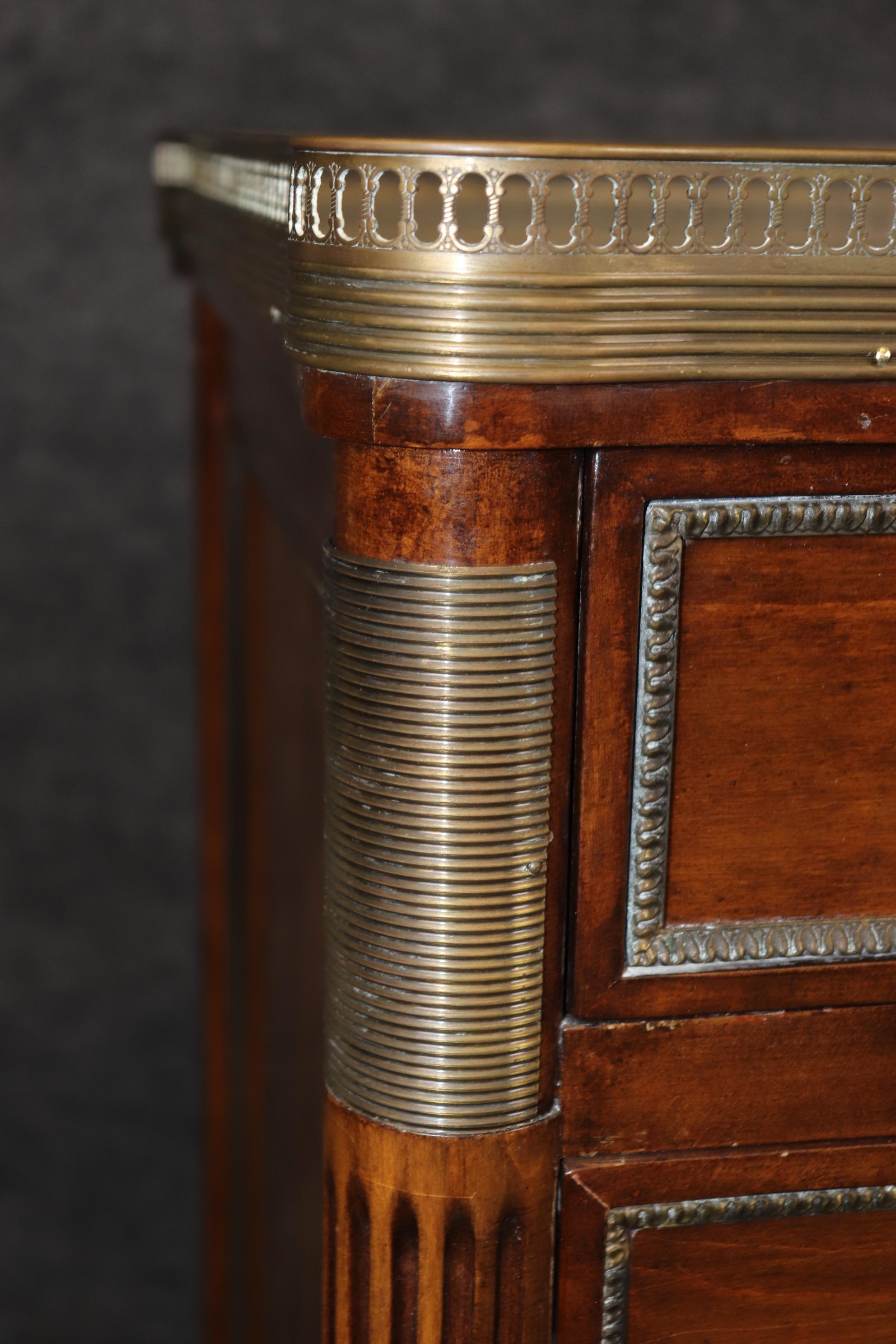 Fine Quality French Louis XVI Style Marble Top Commode with Brass Gallery In Good Condition In Swedesboro, NJ