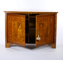 Buffet / Meuble de service en marqueterie / incrustation de marqueterie française de belle qualité