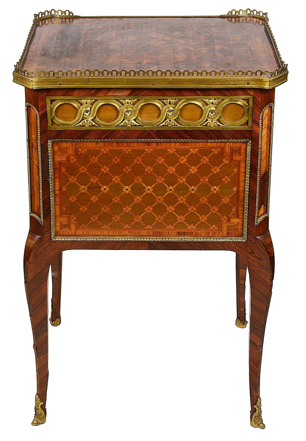 XIX secolo Tavolino in parquet francese di alta qualità, circa 1890 in vendita