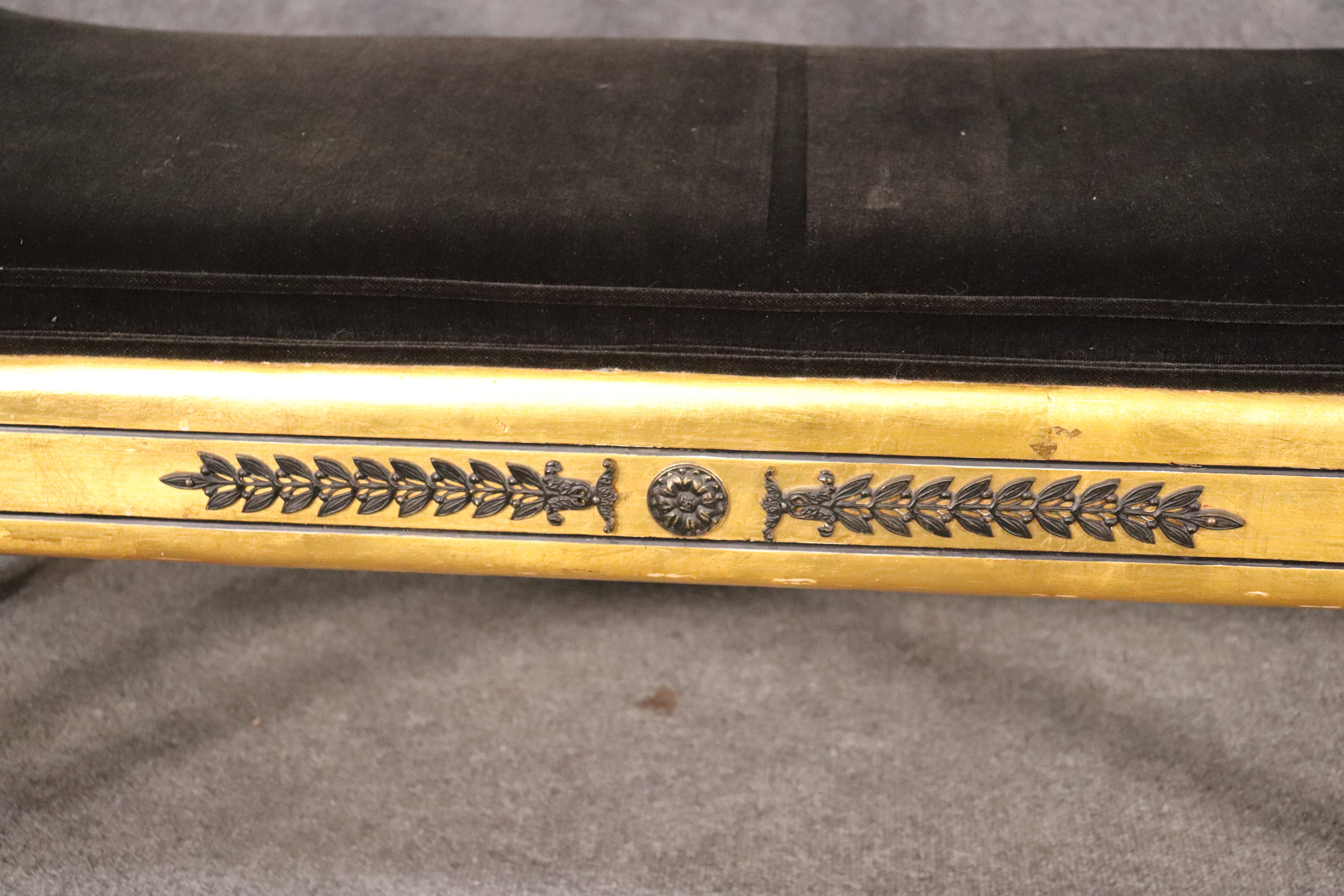 Mid-20th Century Fine Quality Genuine Gold Giltwood French or Hollywood Regency Window Bench