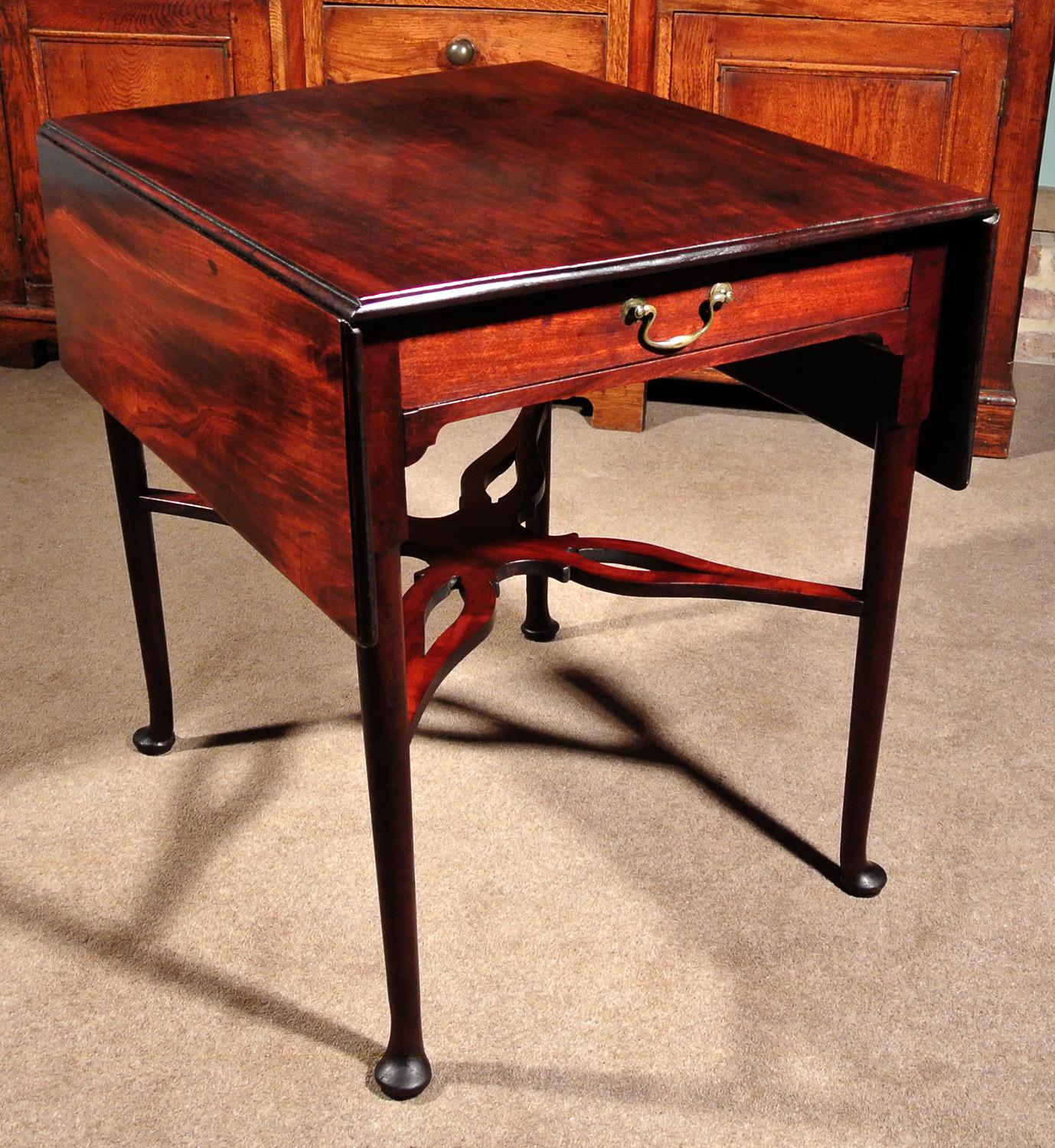George III Cuban Mahogany Pembroke Table, circa 1760 In Good Condition For Sale In Dallington, East Sussex