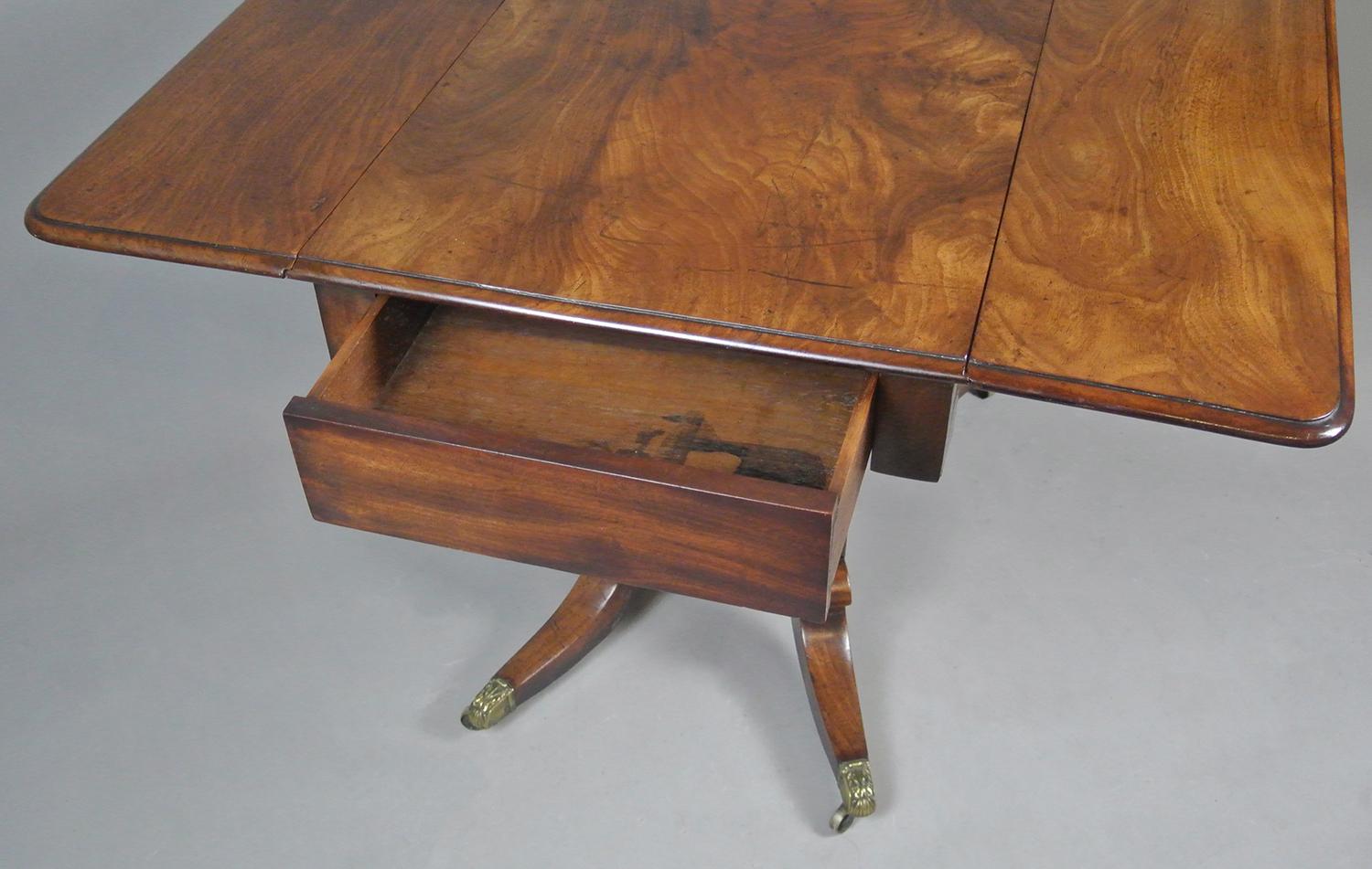 Fine Quality George III Cuban Mahogany Pembroke Table, C. 1770 In Good Condition For Sale In Heathfield, GB