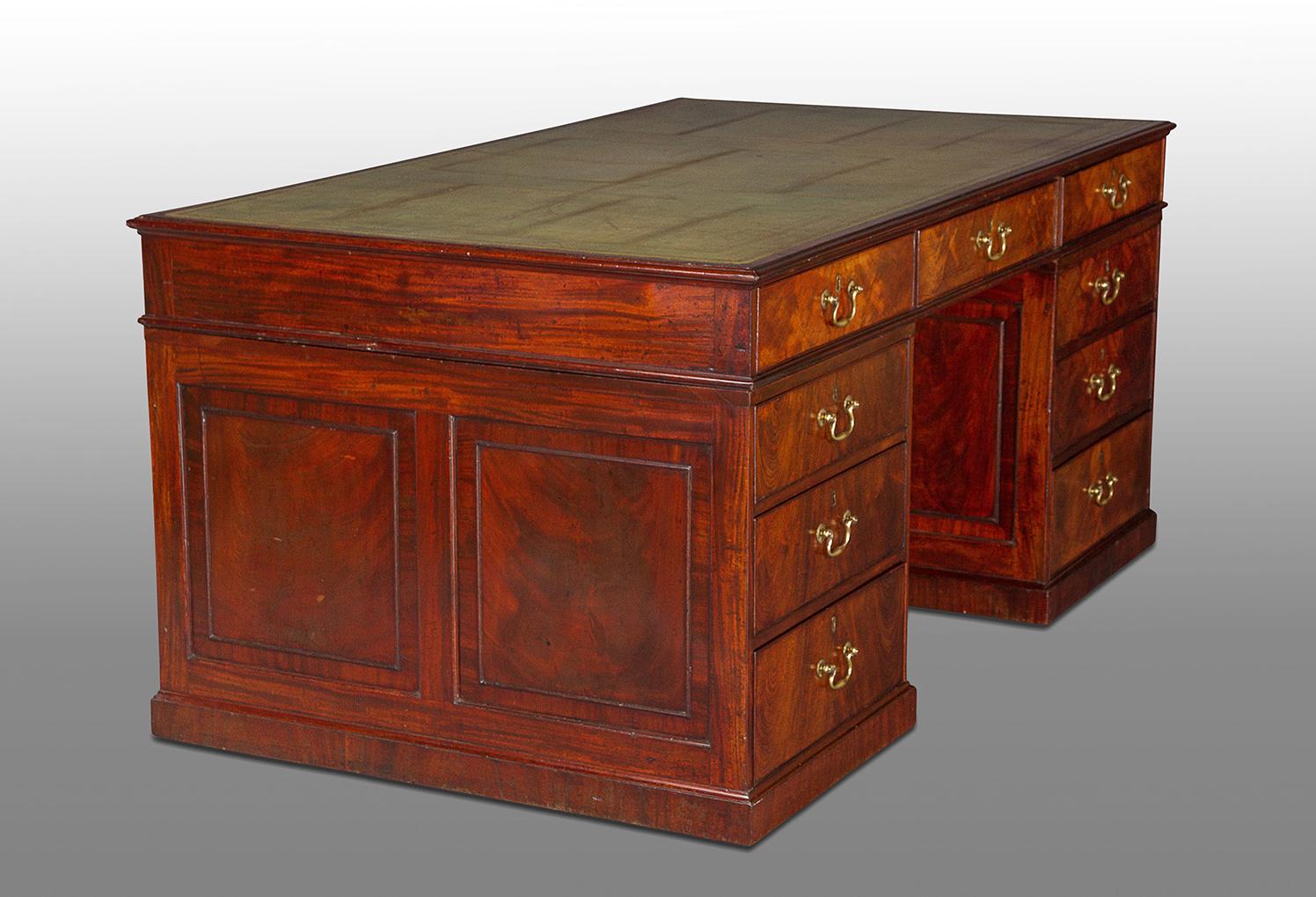 English Fine Quality George III Mahogany Partners Desk of Impressive Proportions For Sale