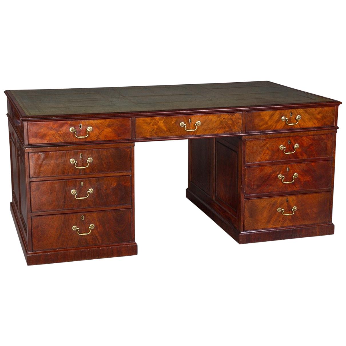 Fine Quality George III Mahogany Partners Desk of Impressive Proportions For Sale