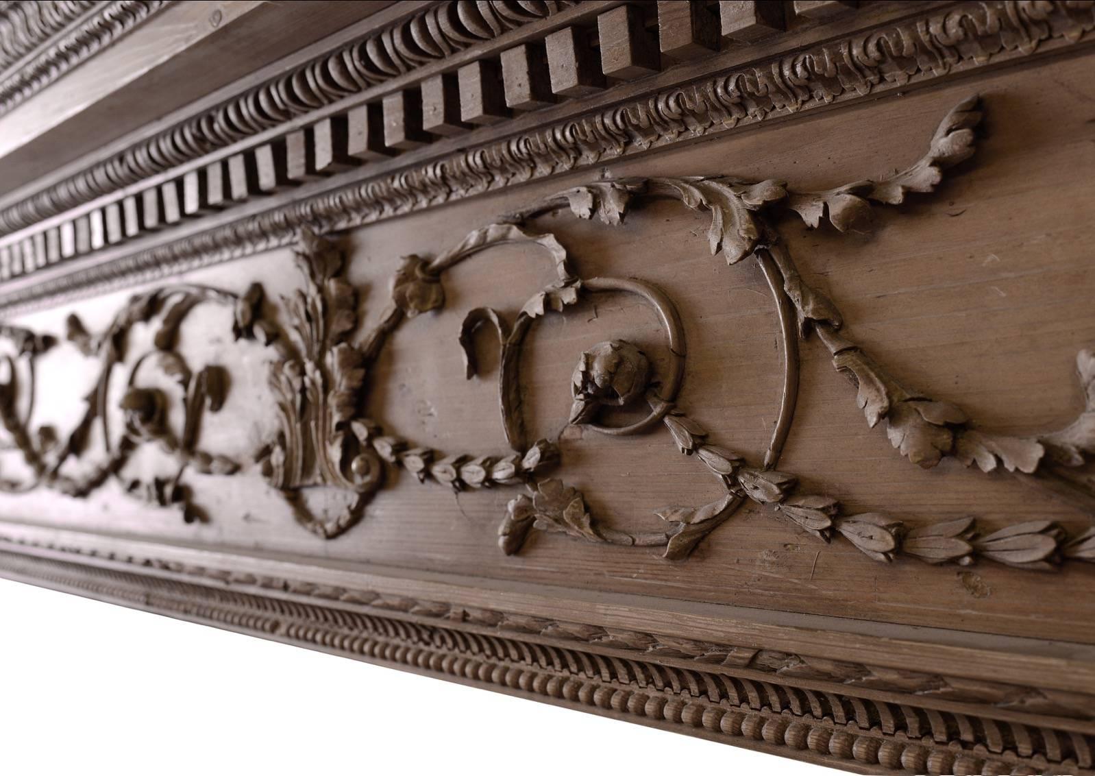 Fine Quality Georgian Carved Pine Fireplace In Good Condition In London, GB