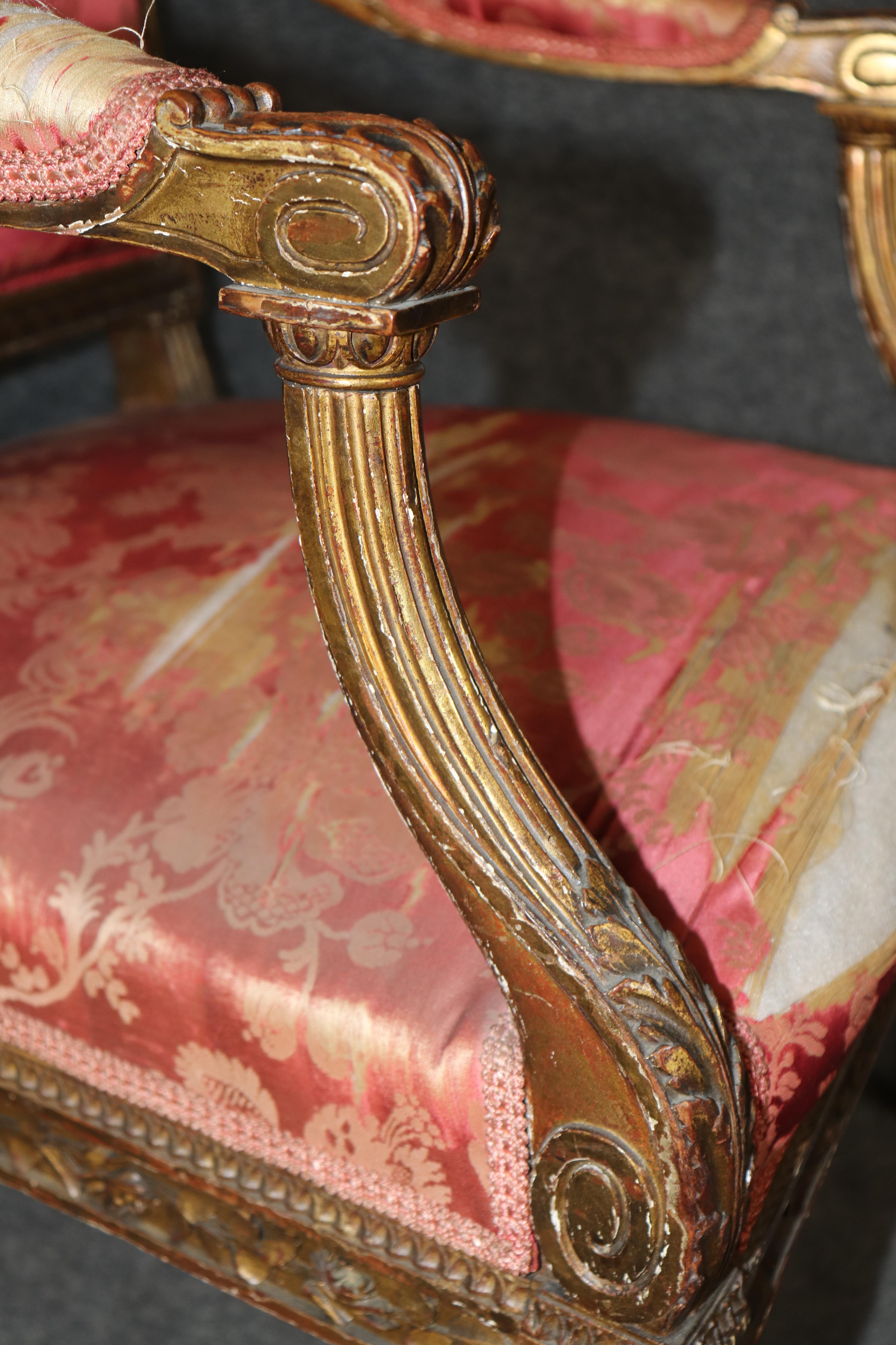 Coppia di poltrone in legno dorato di alta qualità di Antique French Louis XVI in vendita 2