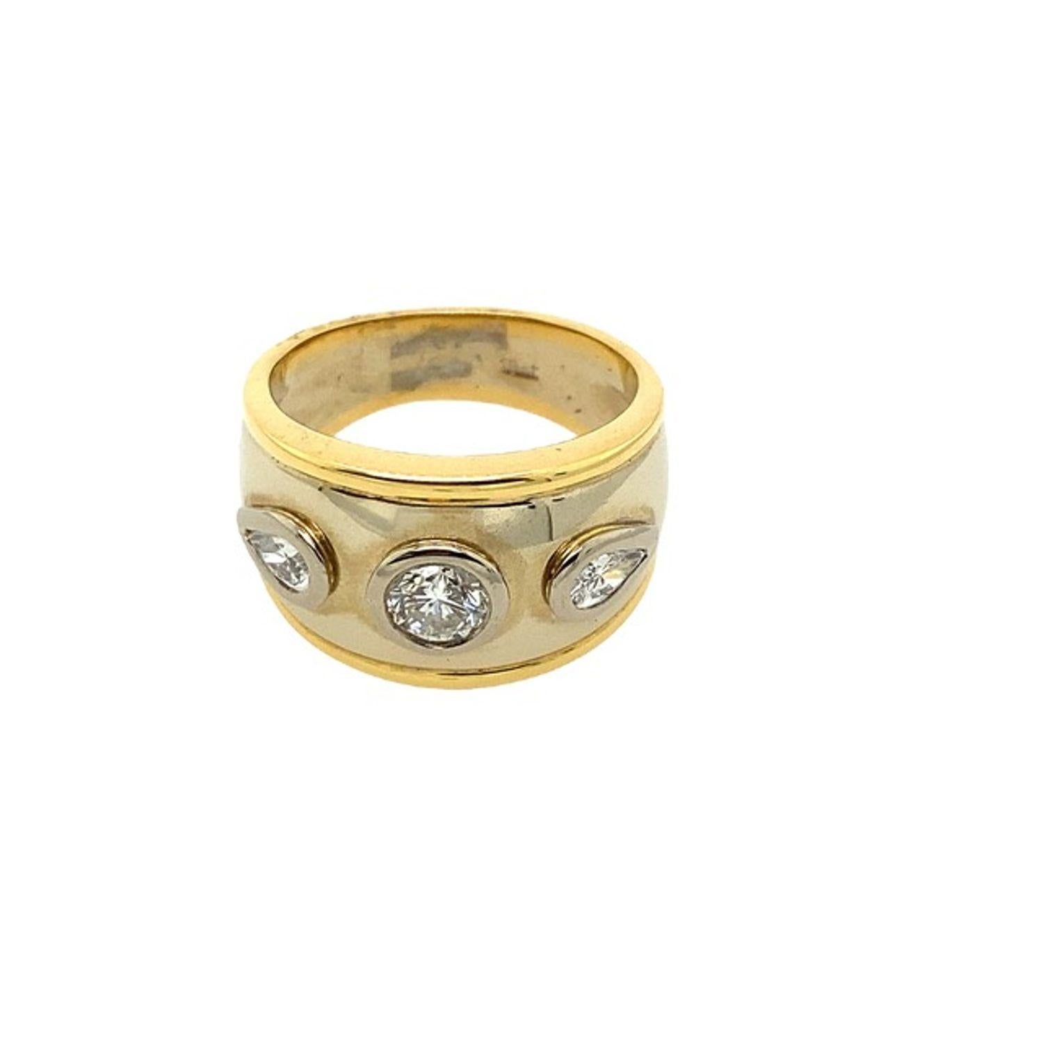 Round Cut Fine Quality Gold 3 Stone 0.60ct G VS Diamond Ring in 18ct Yellow & White