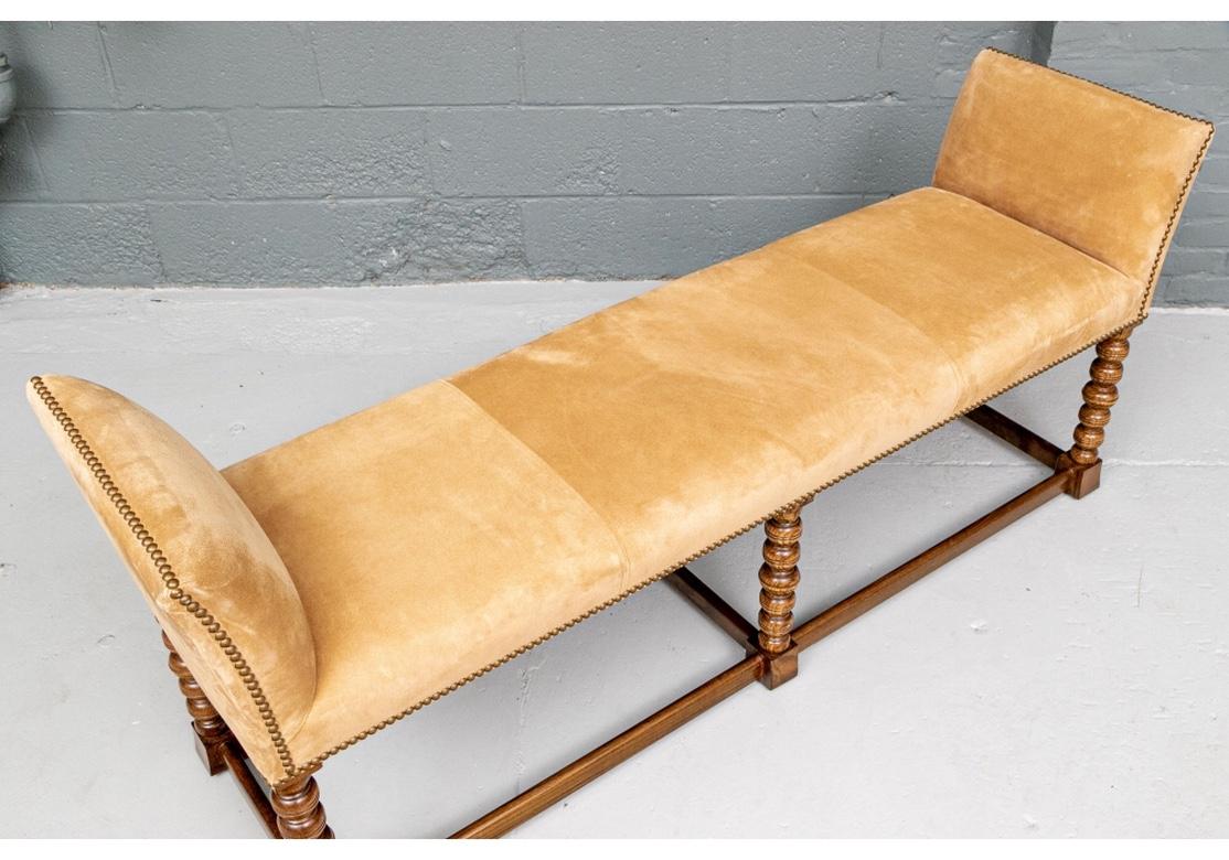 Banc d'entrée de qualité supérieure avec revêtement en simili-suède État moyen à Bridgeport, CT