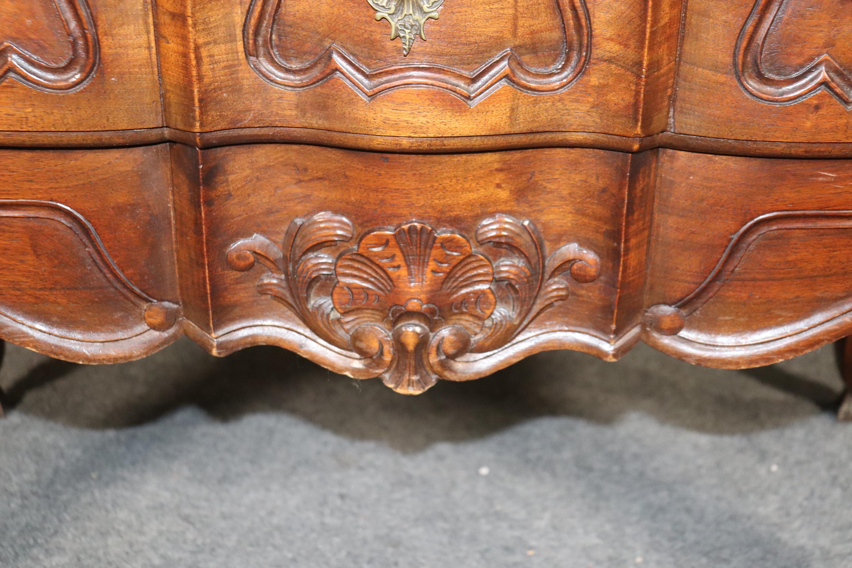 Fine Quality Handmade Carved Walnut French Louis XV Commode, circa 1920 For Sale 8