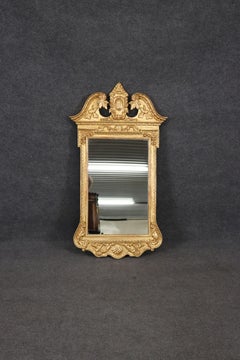 Fine Quality Italian Made Federal Style Tall Gilded Carved Wall Mirror (miroir mural sculpté et doré)
