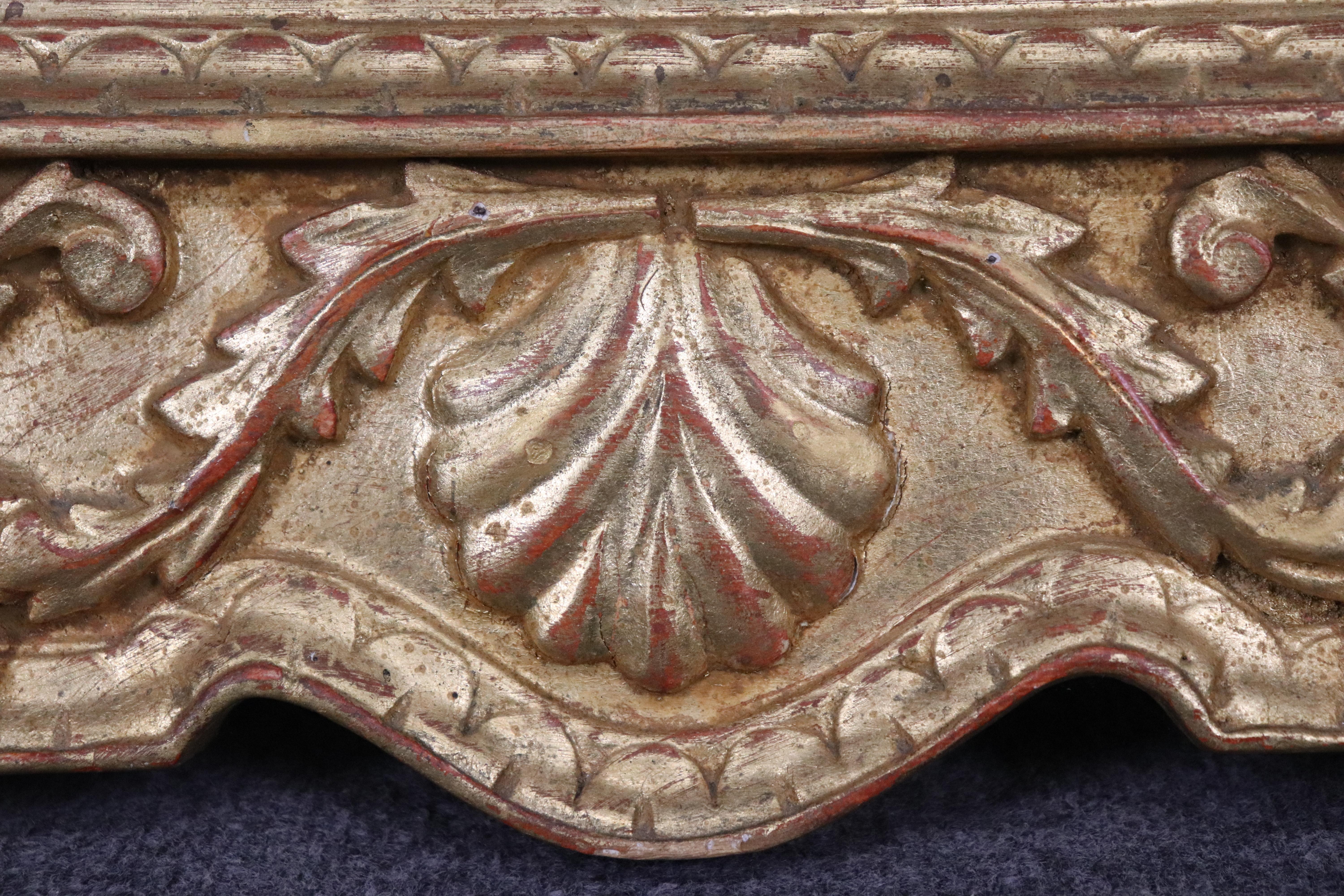 Fine Quality Italian Made Federal Style Tall Gilded Carved Wall Mirror (miroir mural sculpté et doré) en vente 1