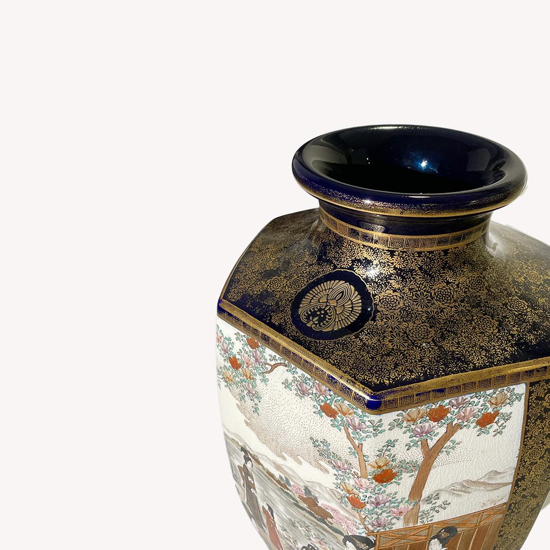 Gilt Fine Quality Japanese Antique Gold Painted Satsuma Earthenware Flower Vase, Meij