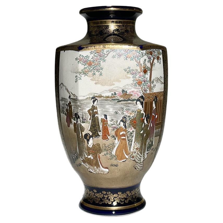 Fine Quality Japanese Antique Gold Painted Satsuma Earthenware Flower Vase, Meij