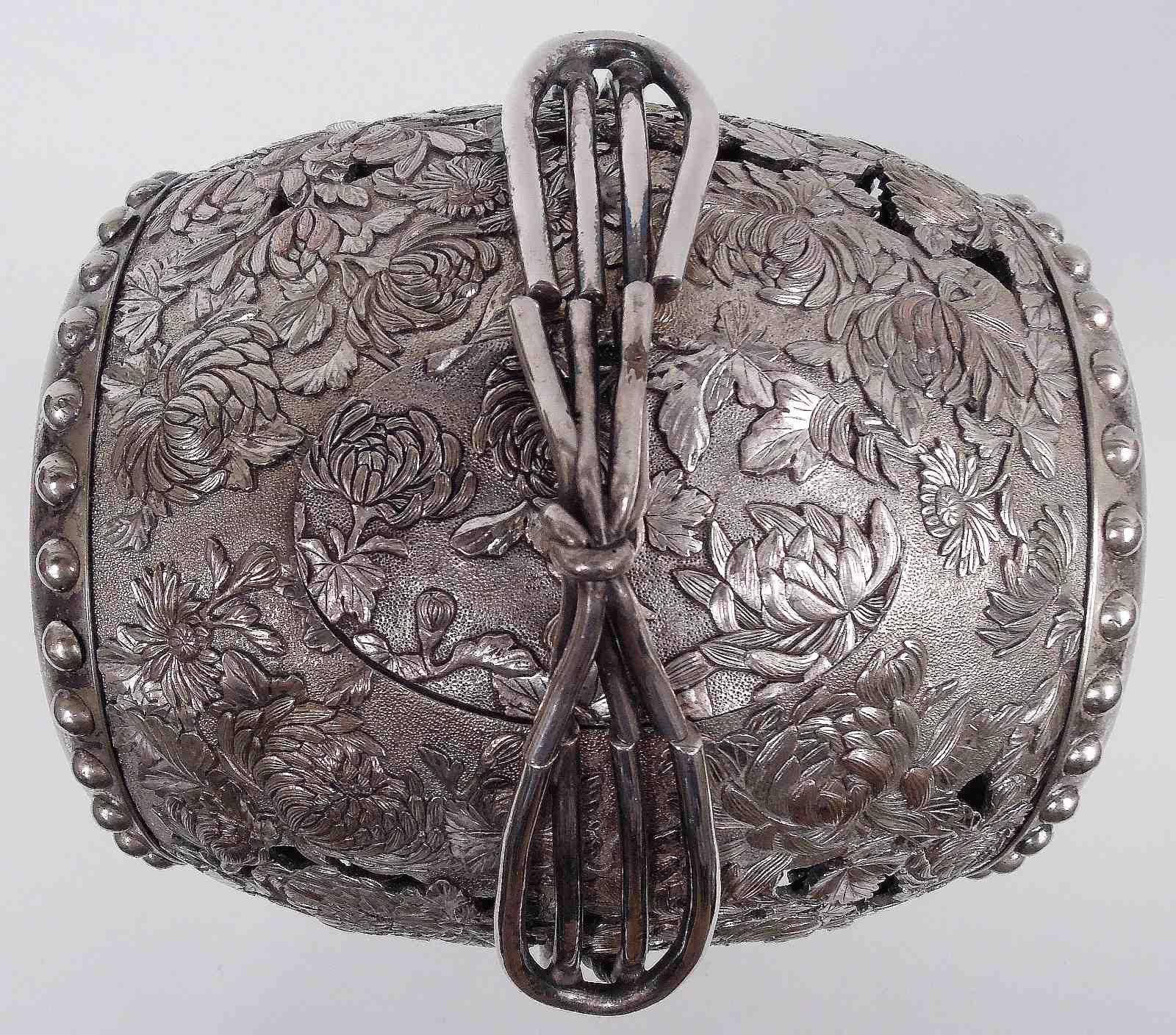 Quemador de Incienso de Plata Crisantemo Japonés Meiji de Gran Calidad en venta 1