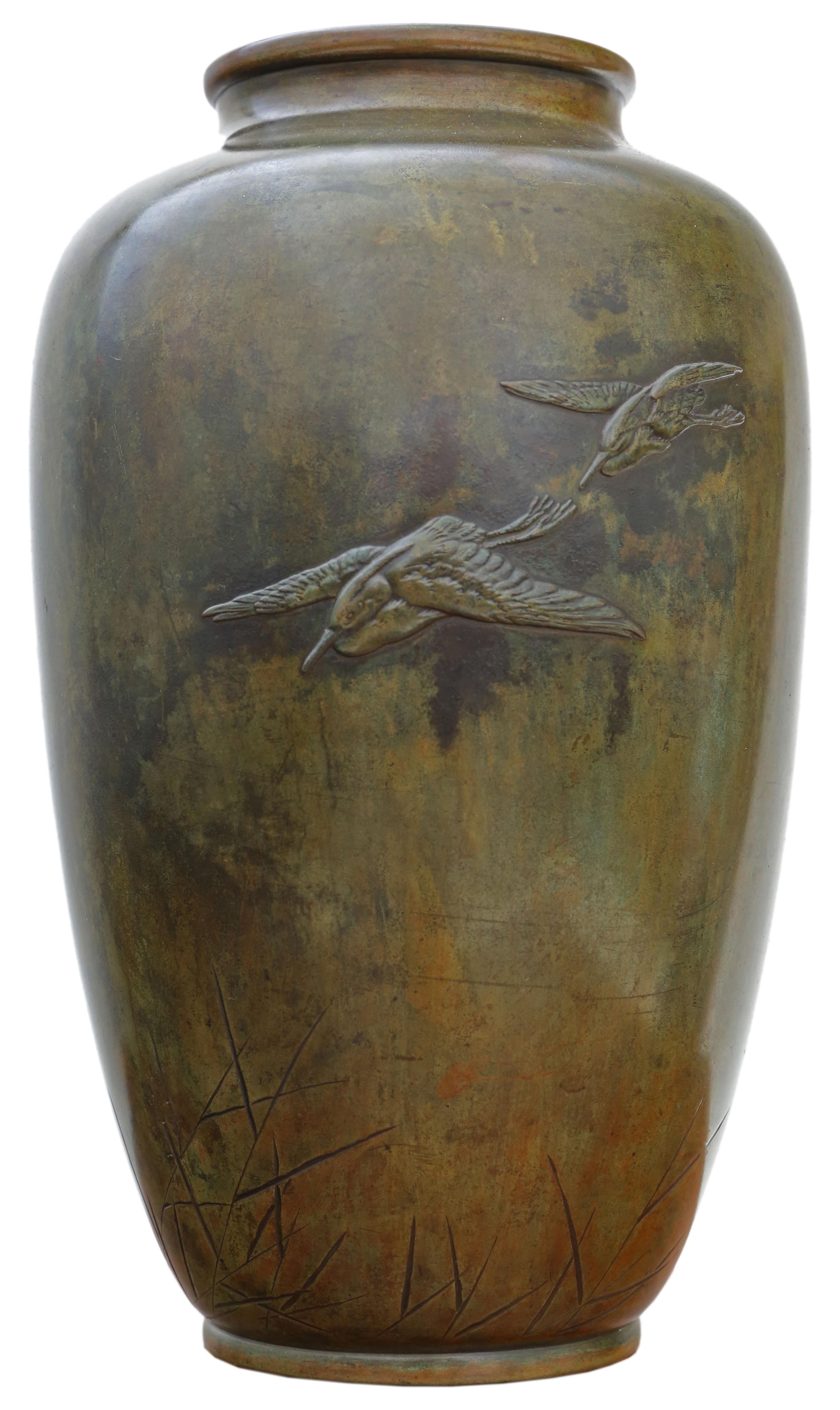 Early 20th Century Fine Quality Japanese Meiji Period Bronze Vase - Antique, c.1915 For Sale