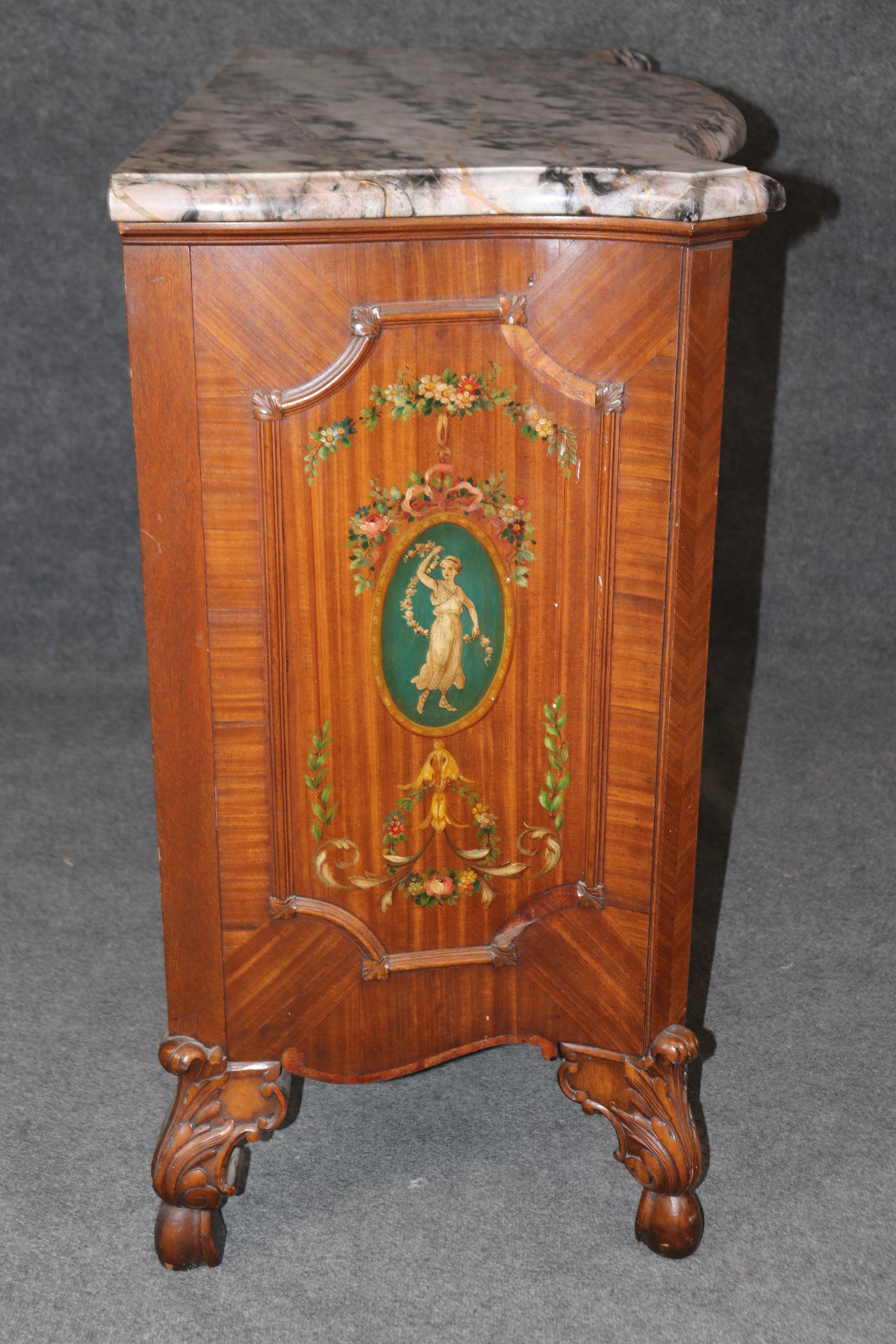 Commode en bois de roi de belle qualité, style Louis XV, en Vernis Martin en vente 1