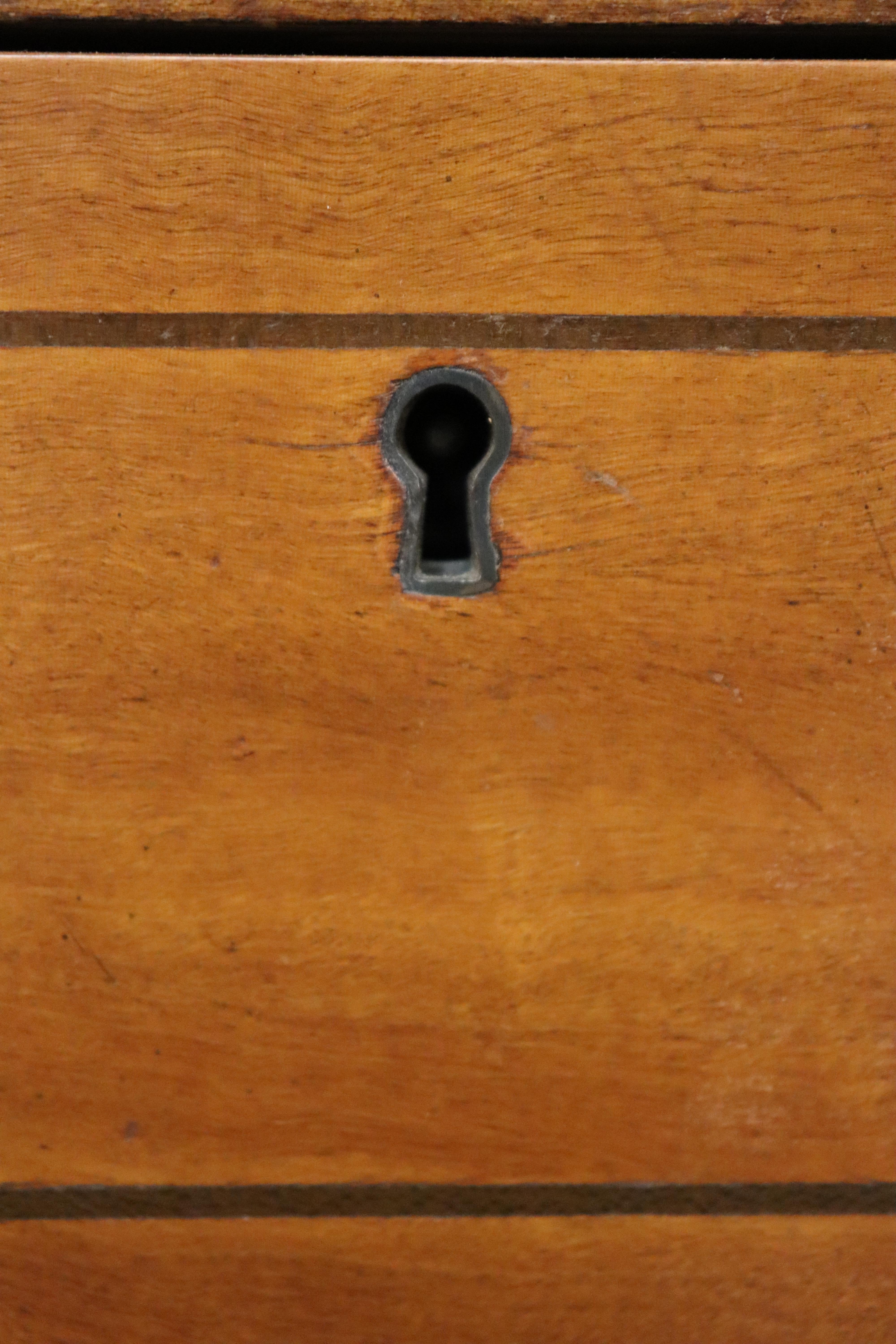 Fine Quality Kittinger Satinwood English Regency Inlaid Gentleman's Dresser For Sale 3