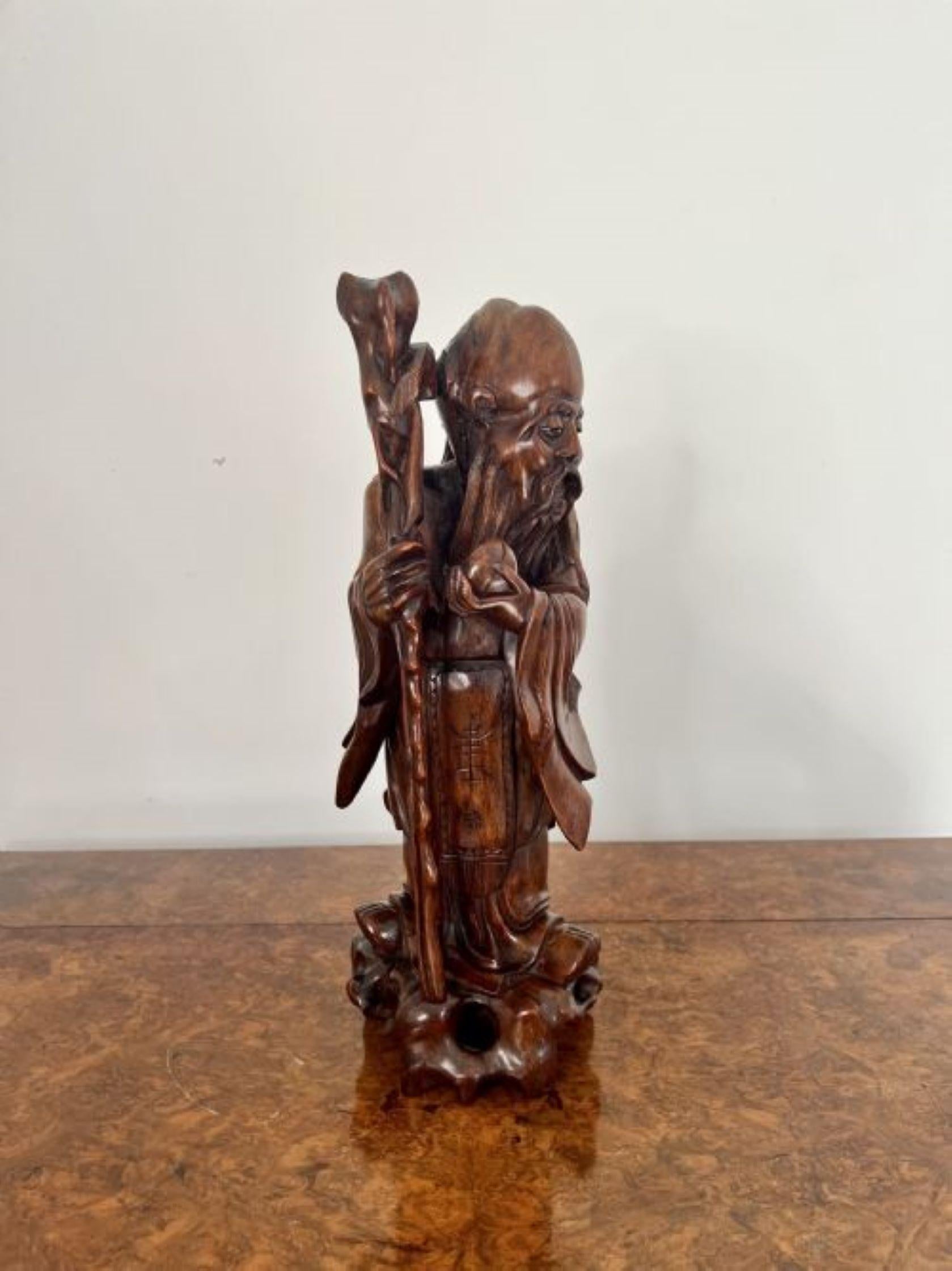 Grande figurine chinoise ancienne en bois dur sculpté de qualité supérieure  Bon état - En vente à Ipswich, GB