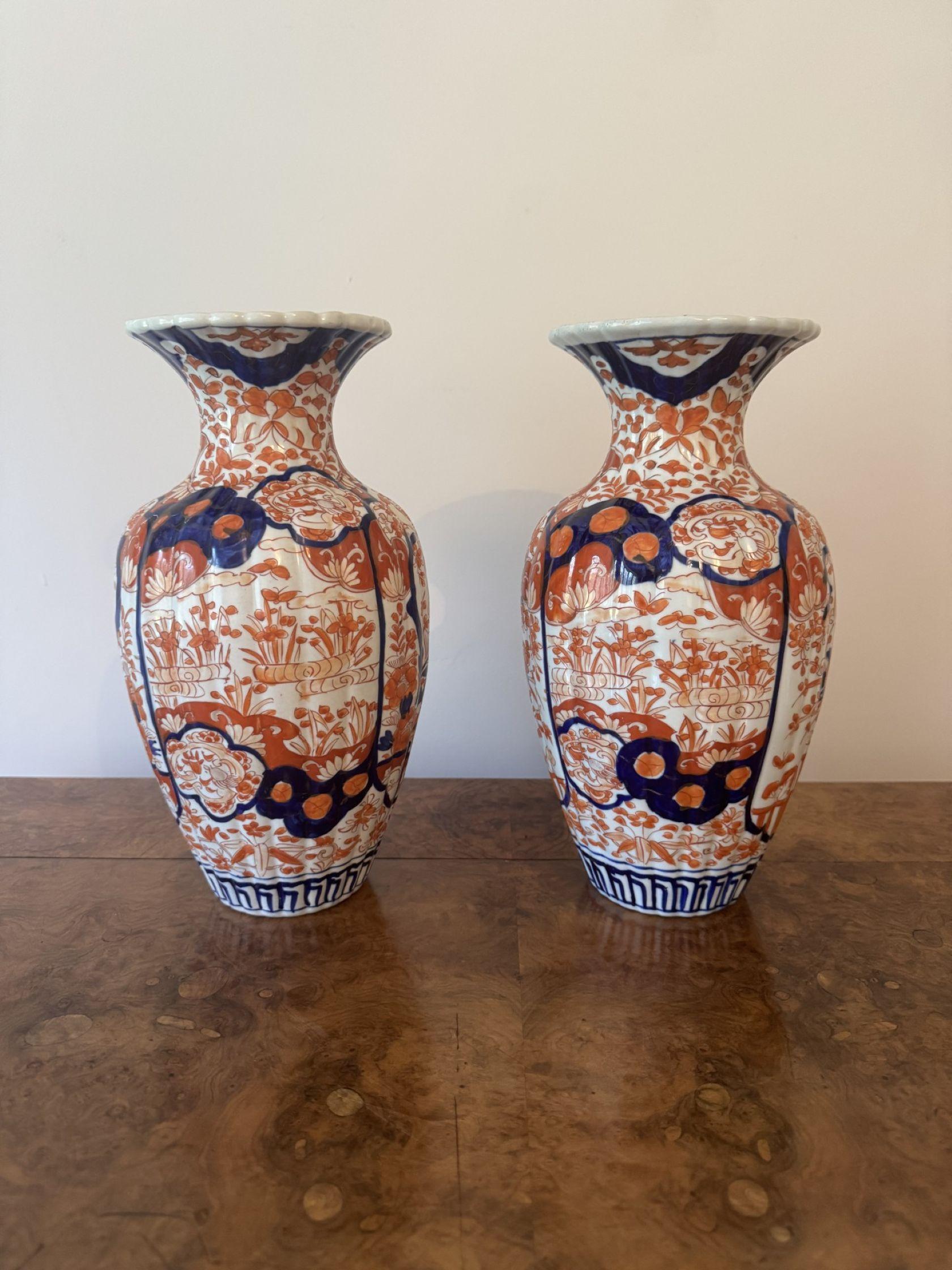 Paire de vases imari japonais anciens de grande qualité Bon état - En vente à Ipswich, GB