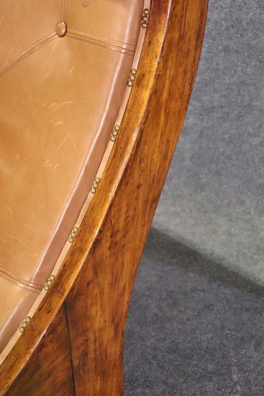 Feine Qualität Louis Phillipe Stil Nussbaum Leder Fainting Couch Tagesbett Chaise  im Angebot 2