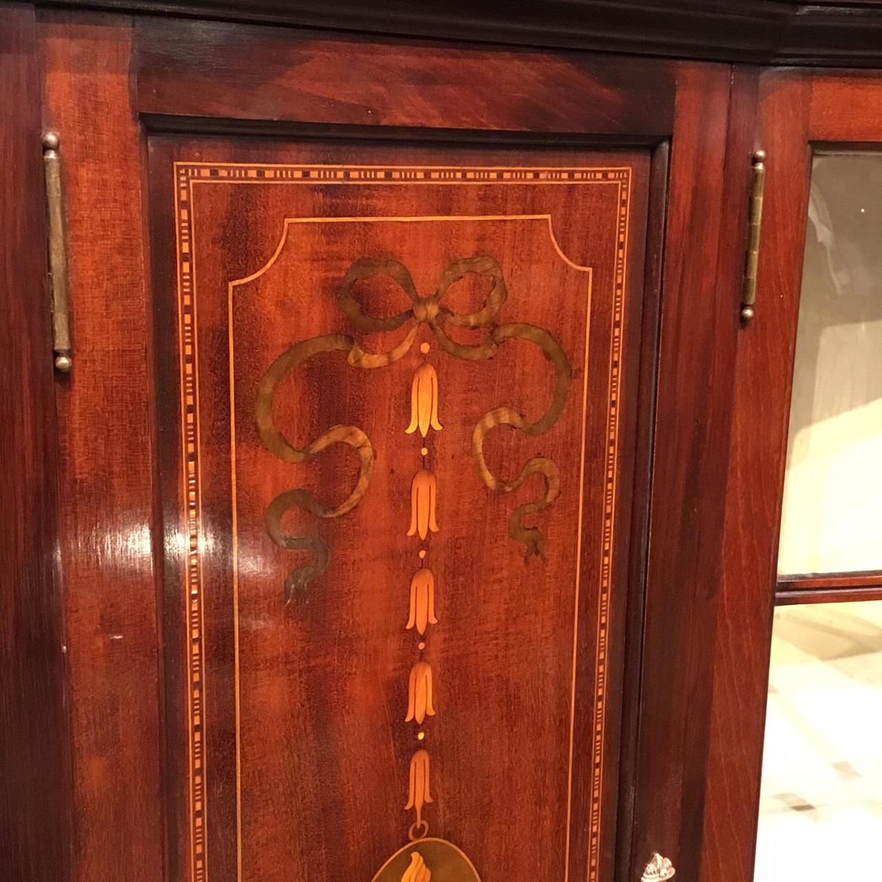 Fine Quality Mahogany Inlaid Edwardian Period Display Cabinet 7