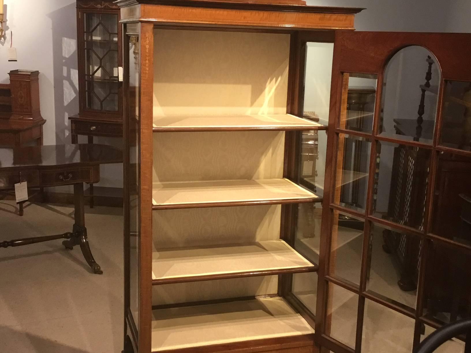 Fine Quality Mahogany Inlaid Edwardian Period Display Cabinet 1