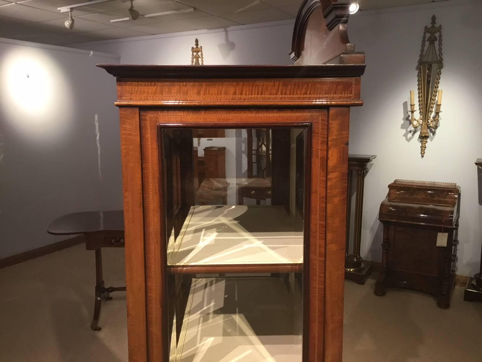 Fine Quality Mahogany Inlaid Edwardian Period Display Cabinet 5