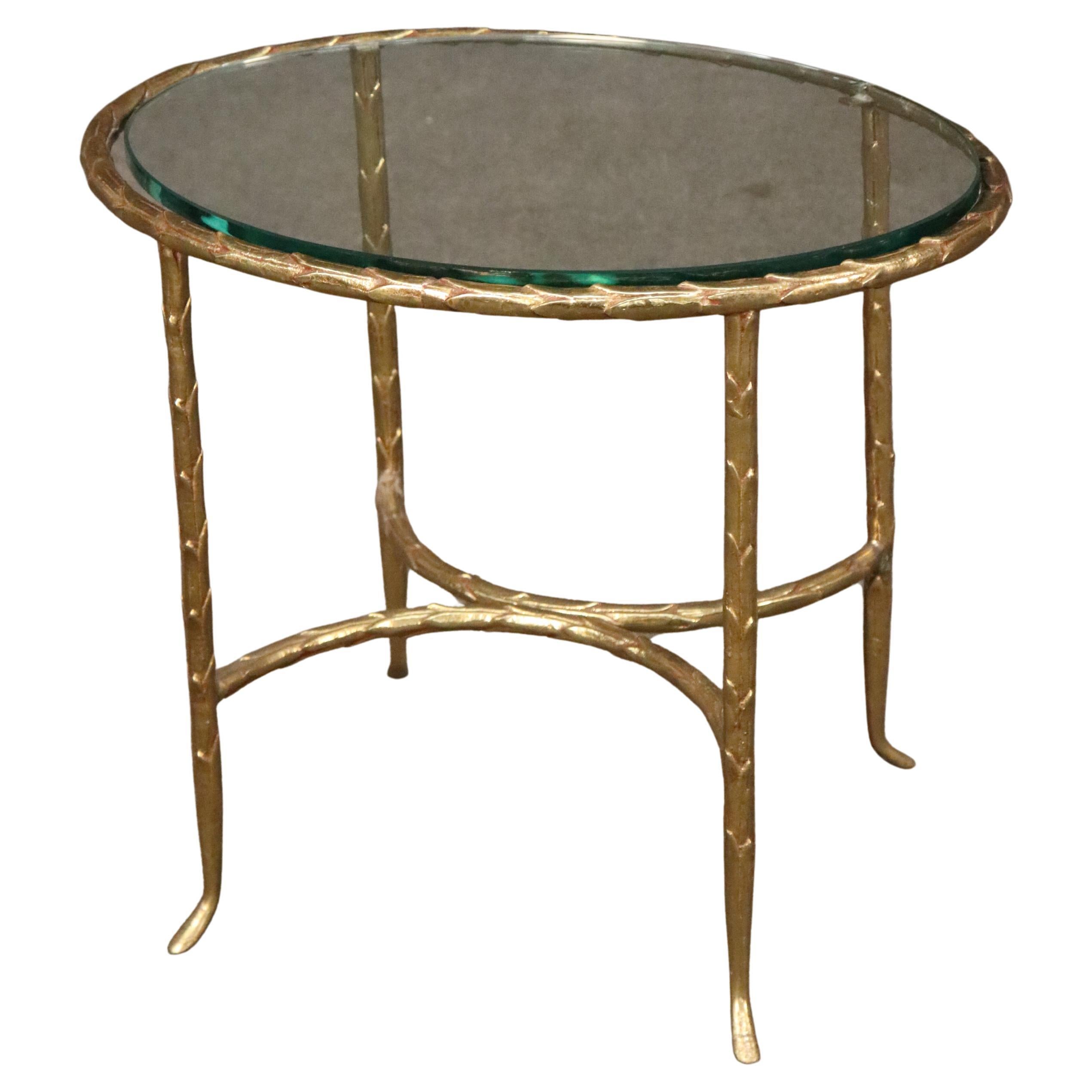 Table d'appoint Maison Bagues en bronze moulé à la feuille d'olivier et verre épais