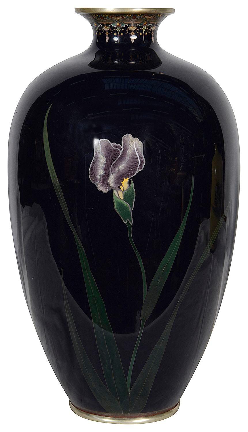 Enamel Fine quality Meiji period Japanese Cloisonné vase. For Sale
