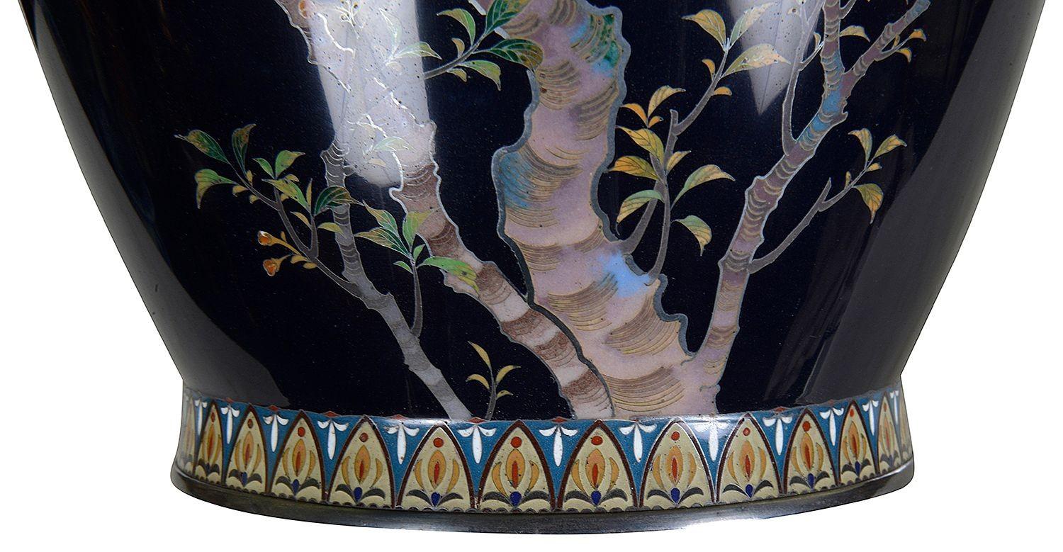 20ième siècle Vase cloisonné japonais d'époque Meiji de belle qualité. en vente