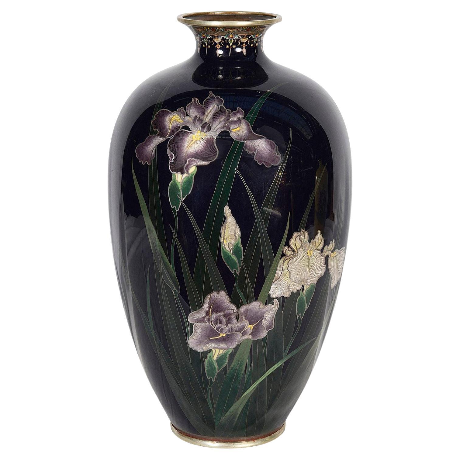 Vase cloisonné japonais d'époque Meiji de belle qualité.